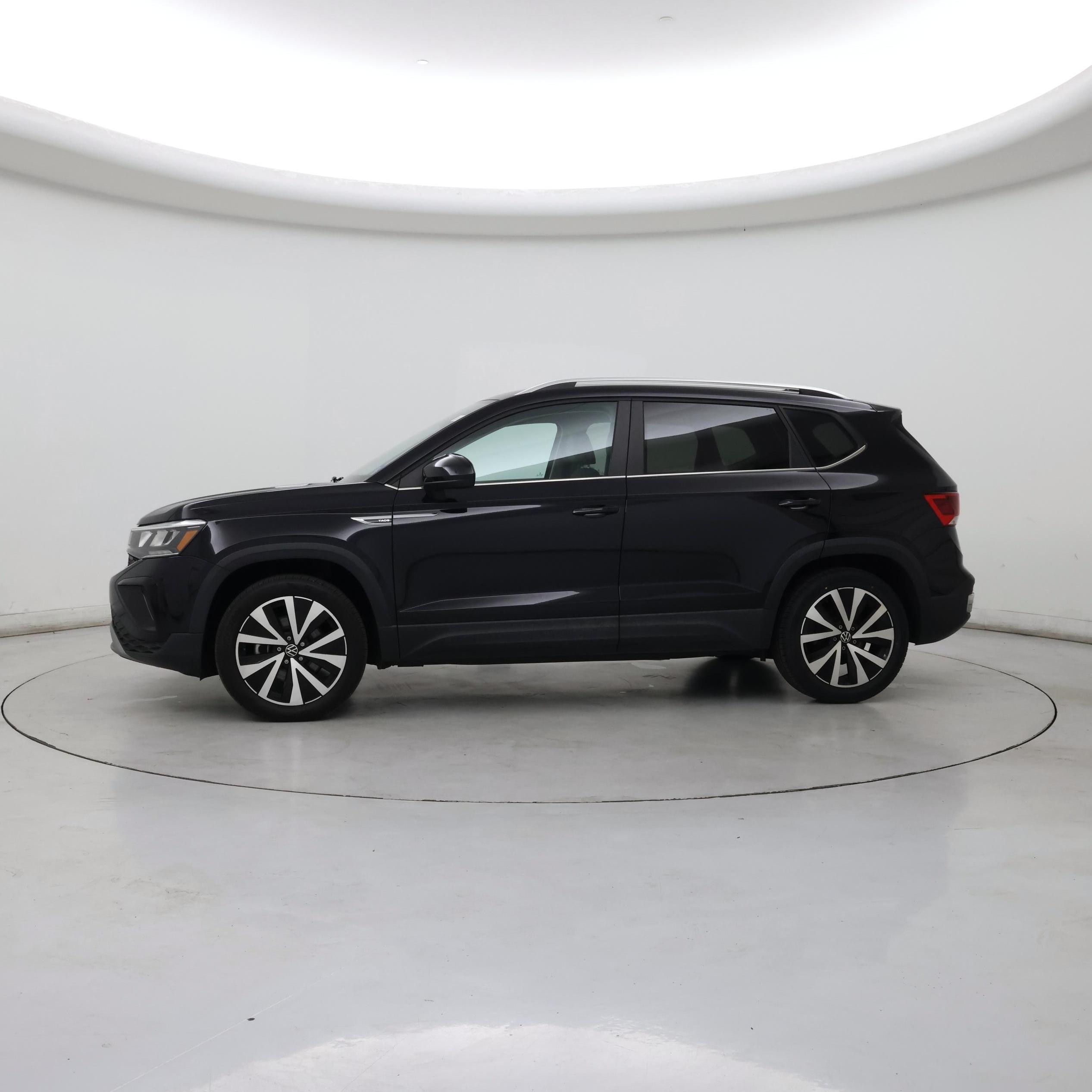 Thumbnail: 2023 Volkswagen Taos - 3