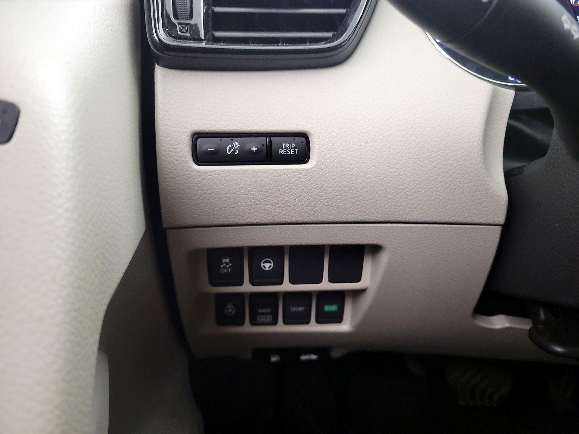 Thumbnail: 2022 Nissan Rogue Sport - 13