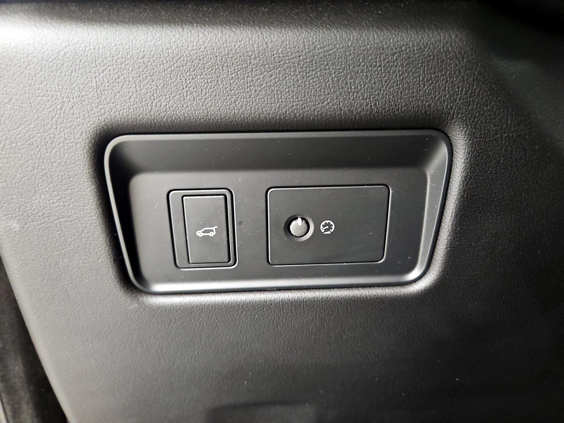 Thumbnail: 2023 Jaguar F-Pace - 13