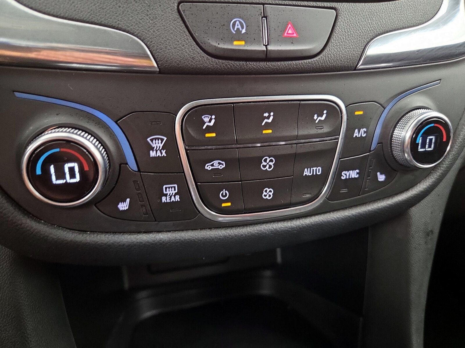 2022 Chevrolet Equinox LT - Photo 17