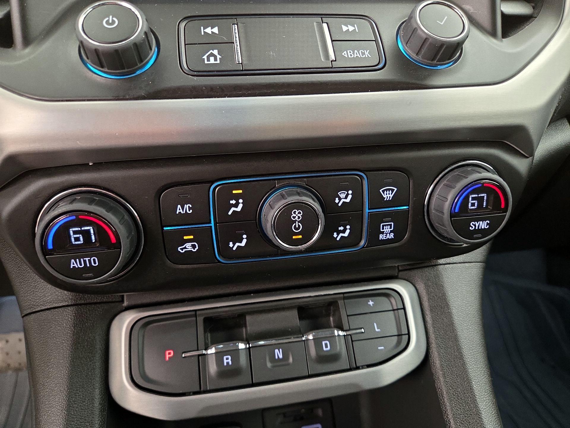 Thumbnail: 2023 GMC Acadia - 17
