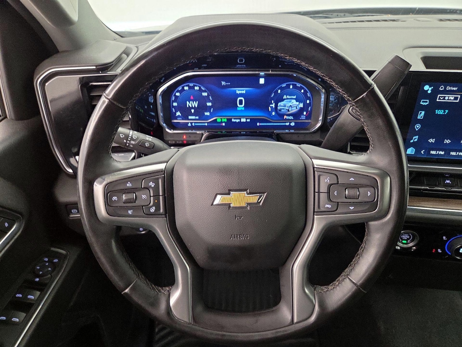 2023 Chevrolet Silverado 1500 LT - Photo 11