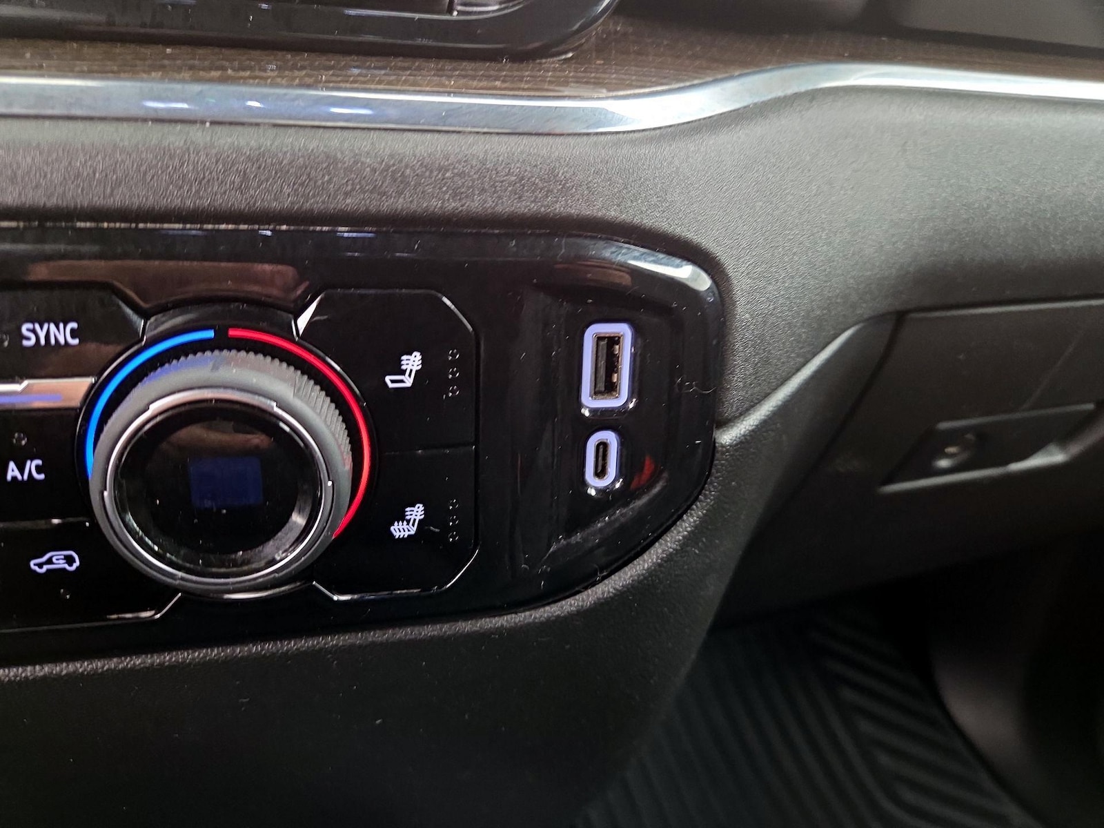 2023 Chevrolet Silverado 1500 LT - Photo 19