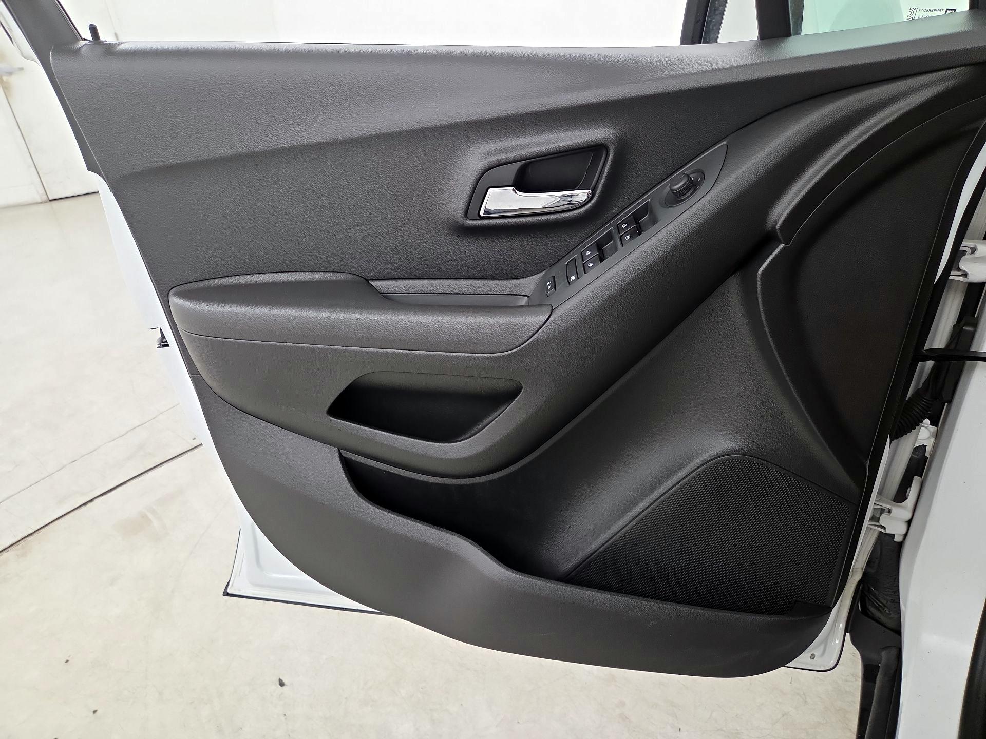 Thumbnail: 2020 Chevrolet Trax - 12