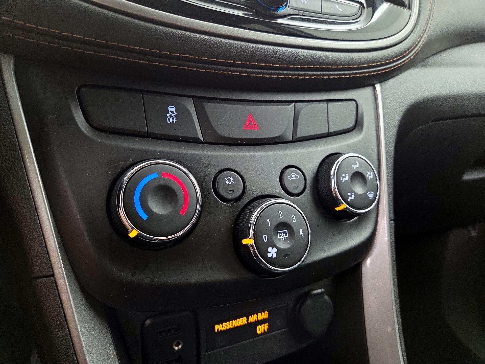 Thumbnail: 2020 Chevrolet Trax - 16