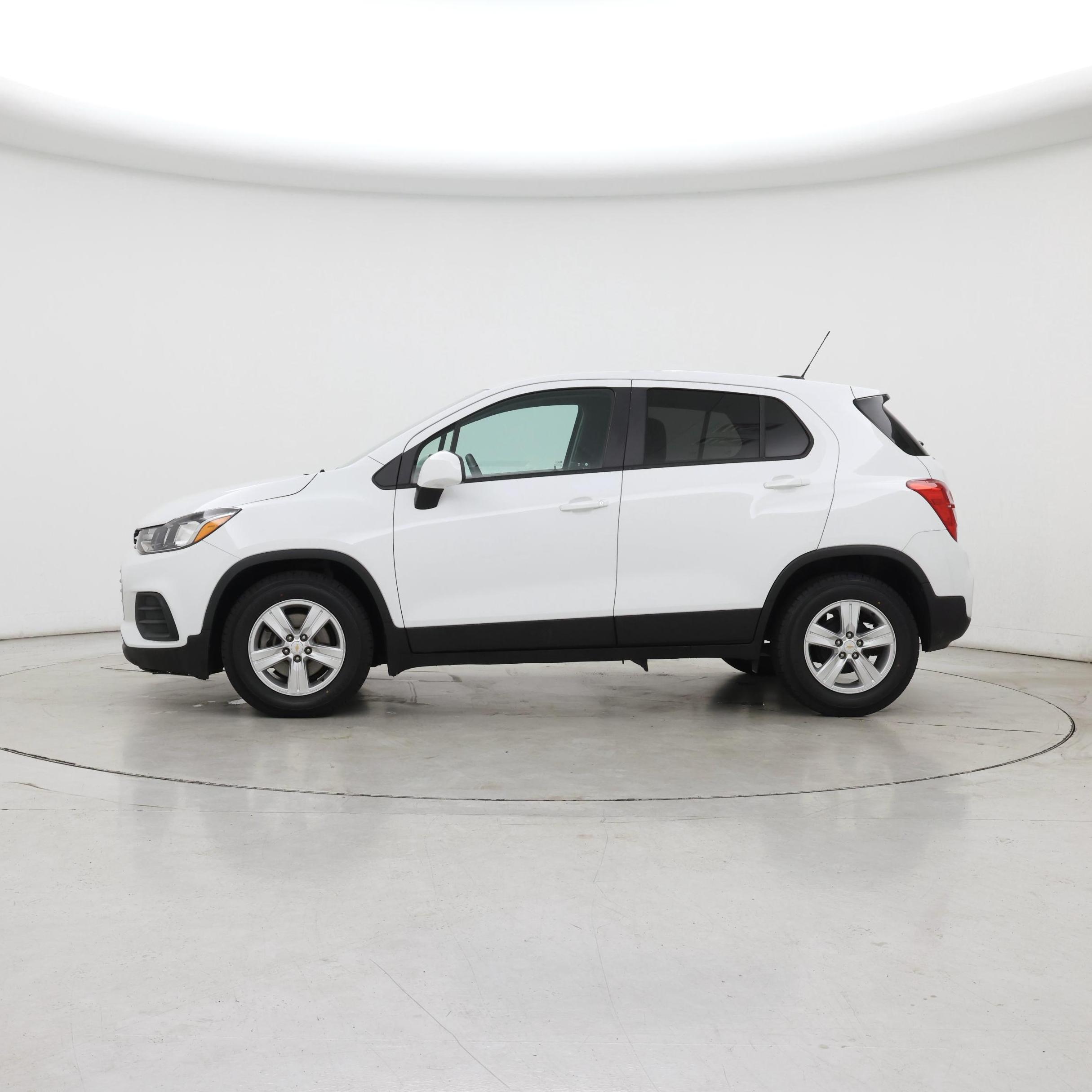 Thumbnail: 2020 Chevrolet Trax - 3