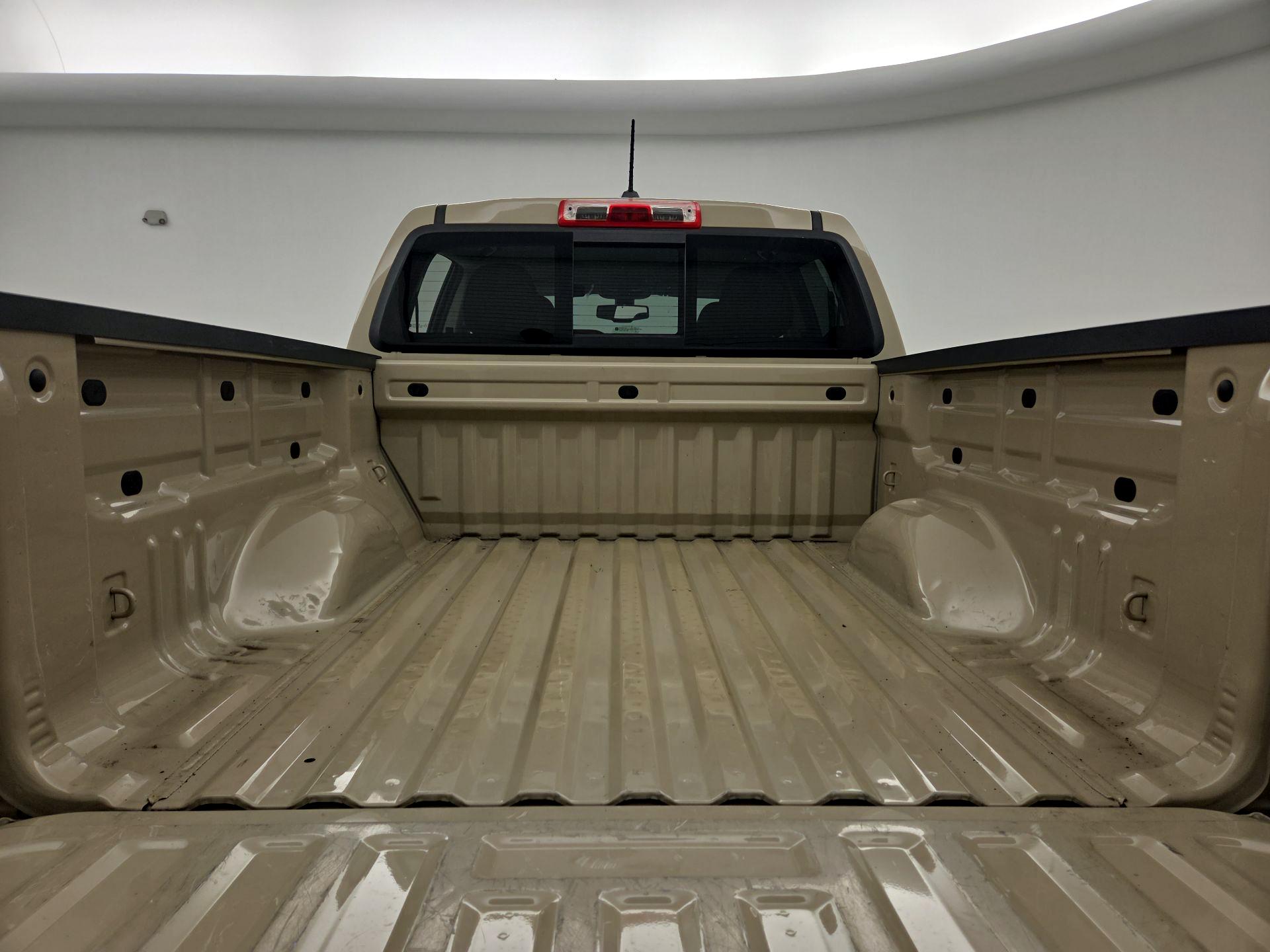 Thumbnail: 2022 Chevrolet Colorado - 20