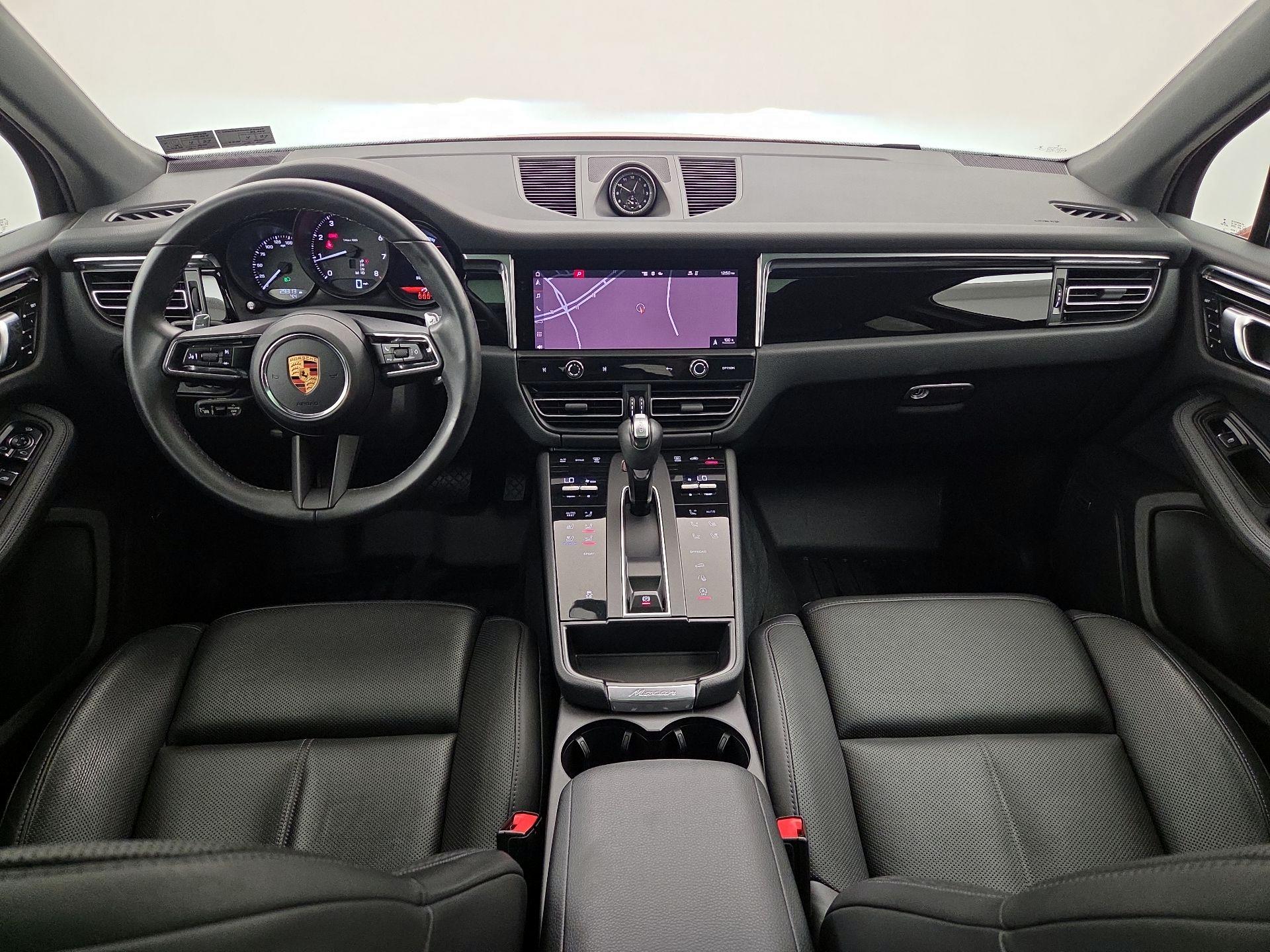 Thumbnail: 2022 Porsche Macan - 9