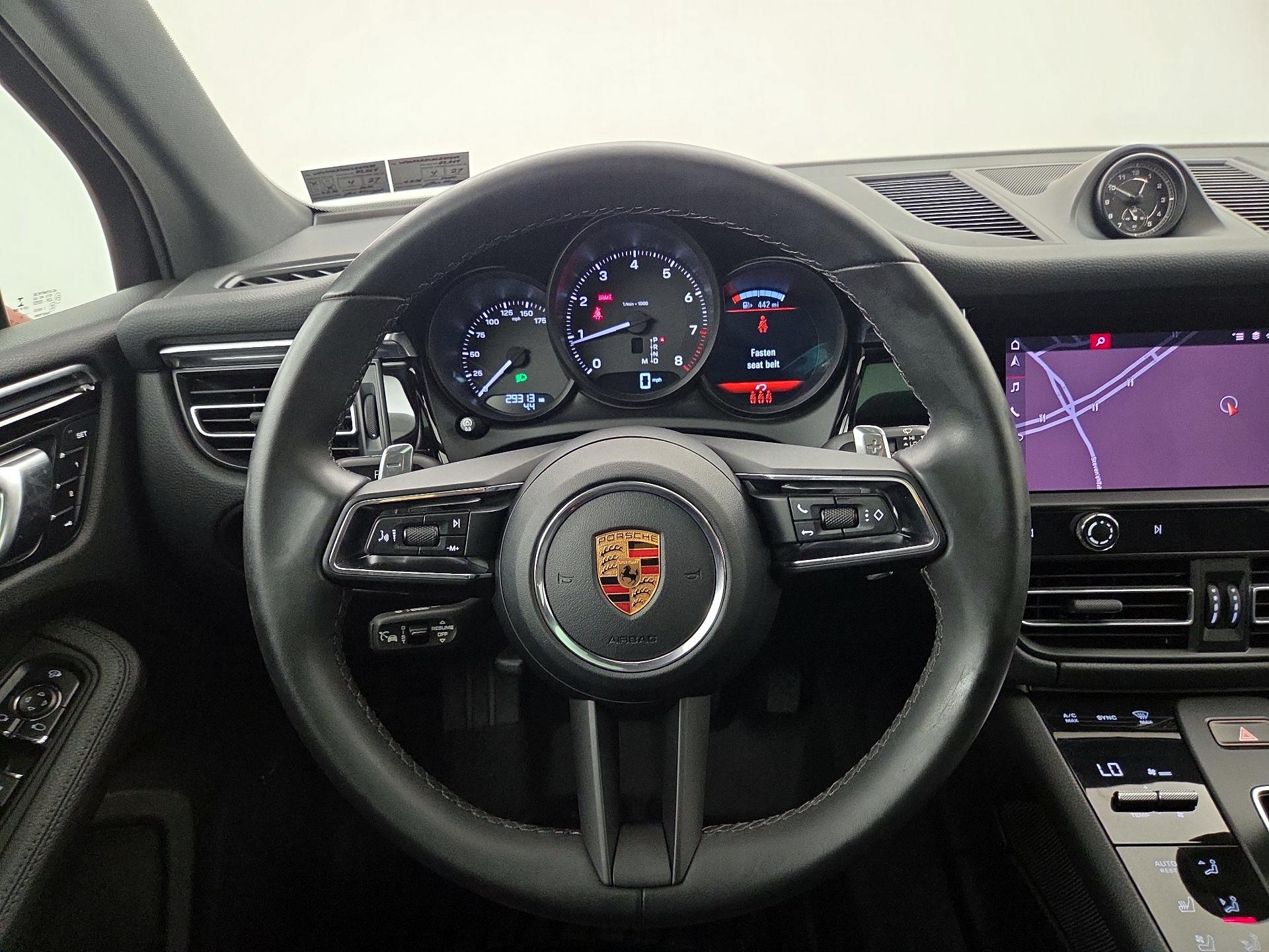 Thumbnail: 2022 Porsche Macan - 10