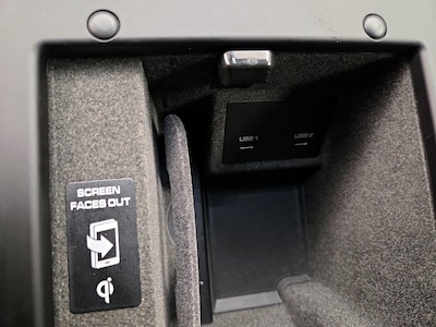 USB/AUX Ports