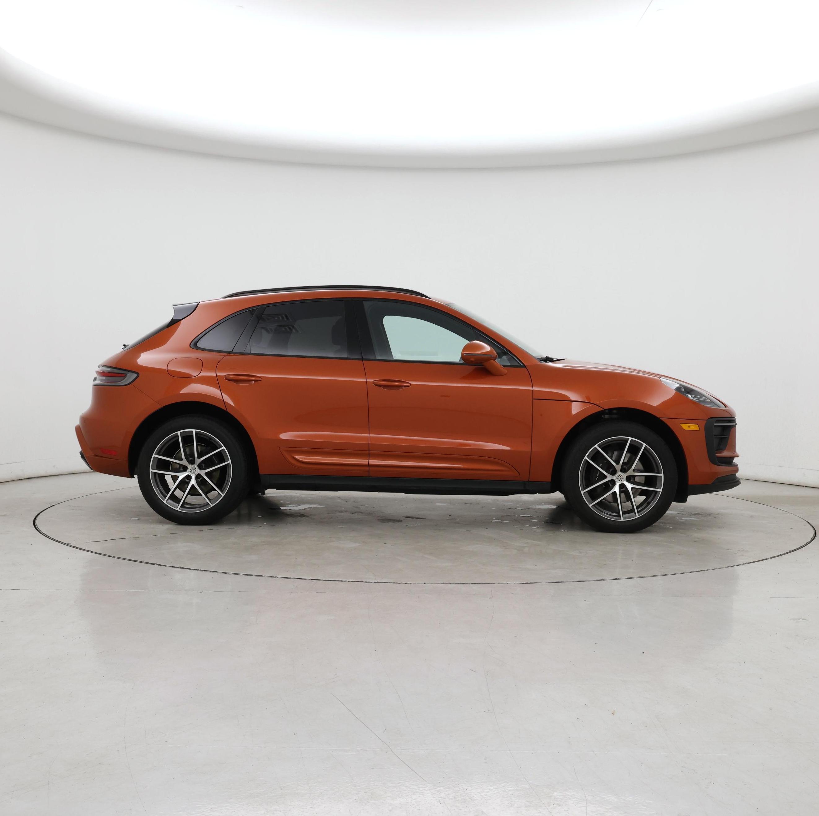Thumbnail: 2022 Porsche Macan - 7