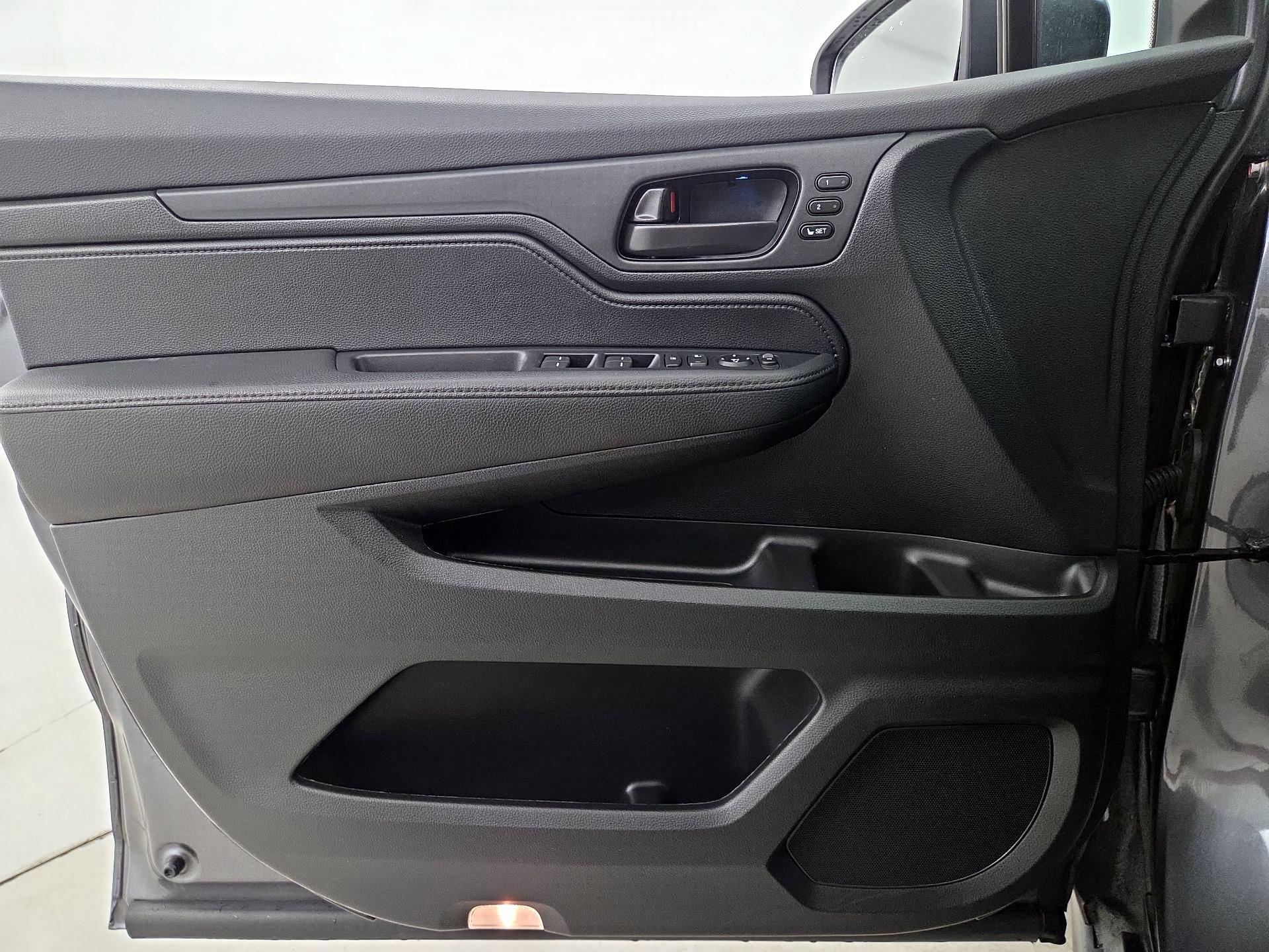 Thumbnail: 2023 Honda Odyssey - 12