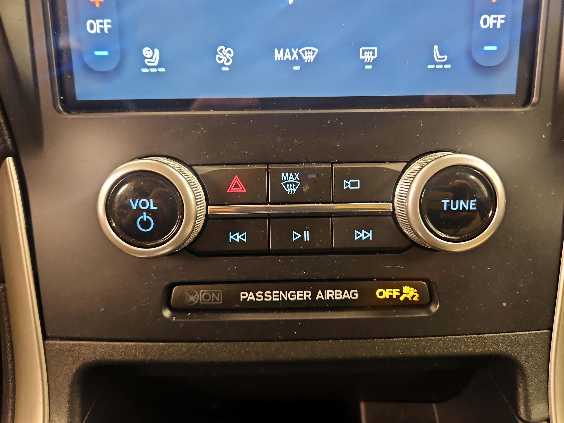 Thumbnail: 2023 Ford Edge - 16