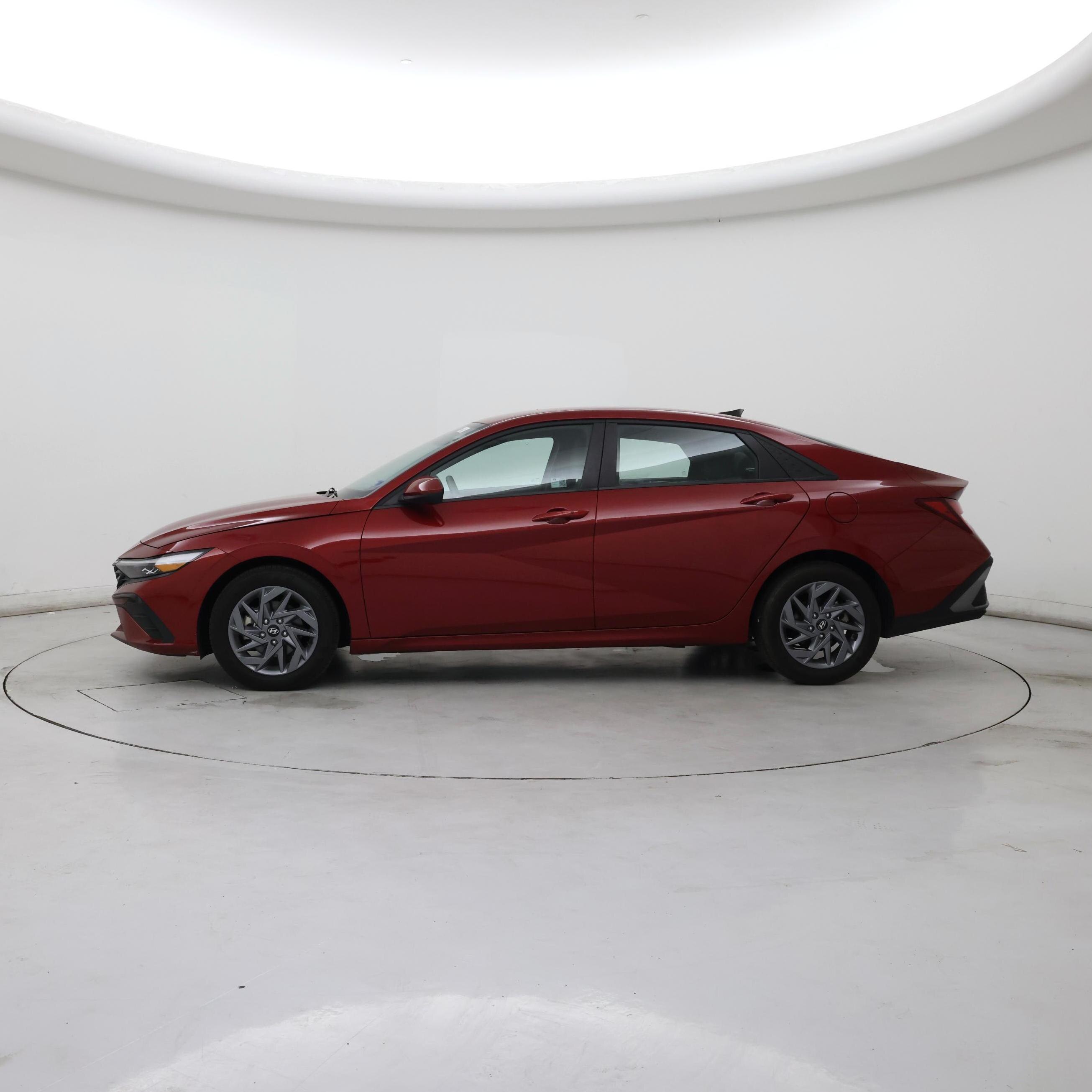 Thumbnail: 2024 Hyundai Elantra - 3