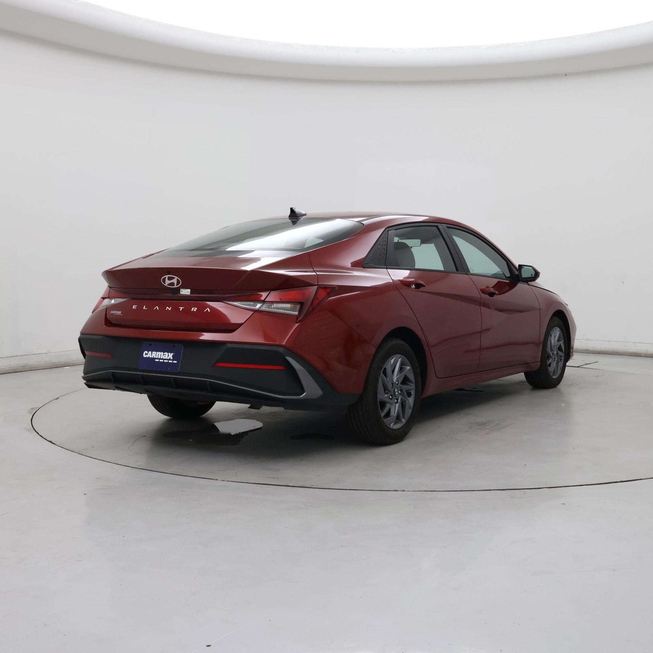 Thumbnail: 2024 Hyundai Elantra - 8