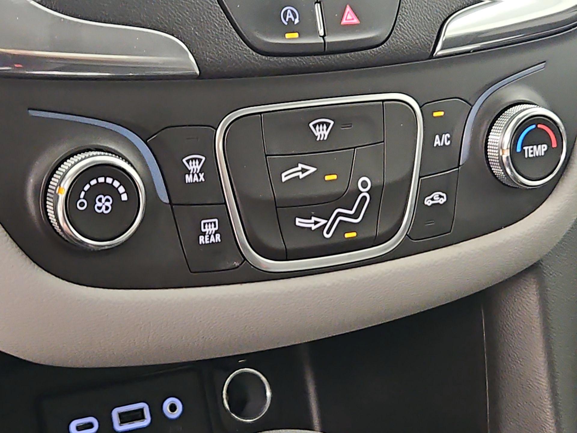 Thumbnail: 2022 Chevrolet Equinox - 16