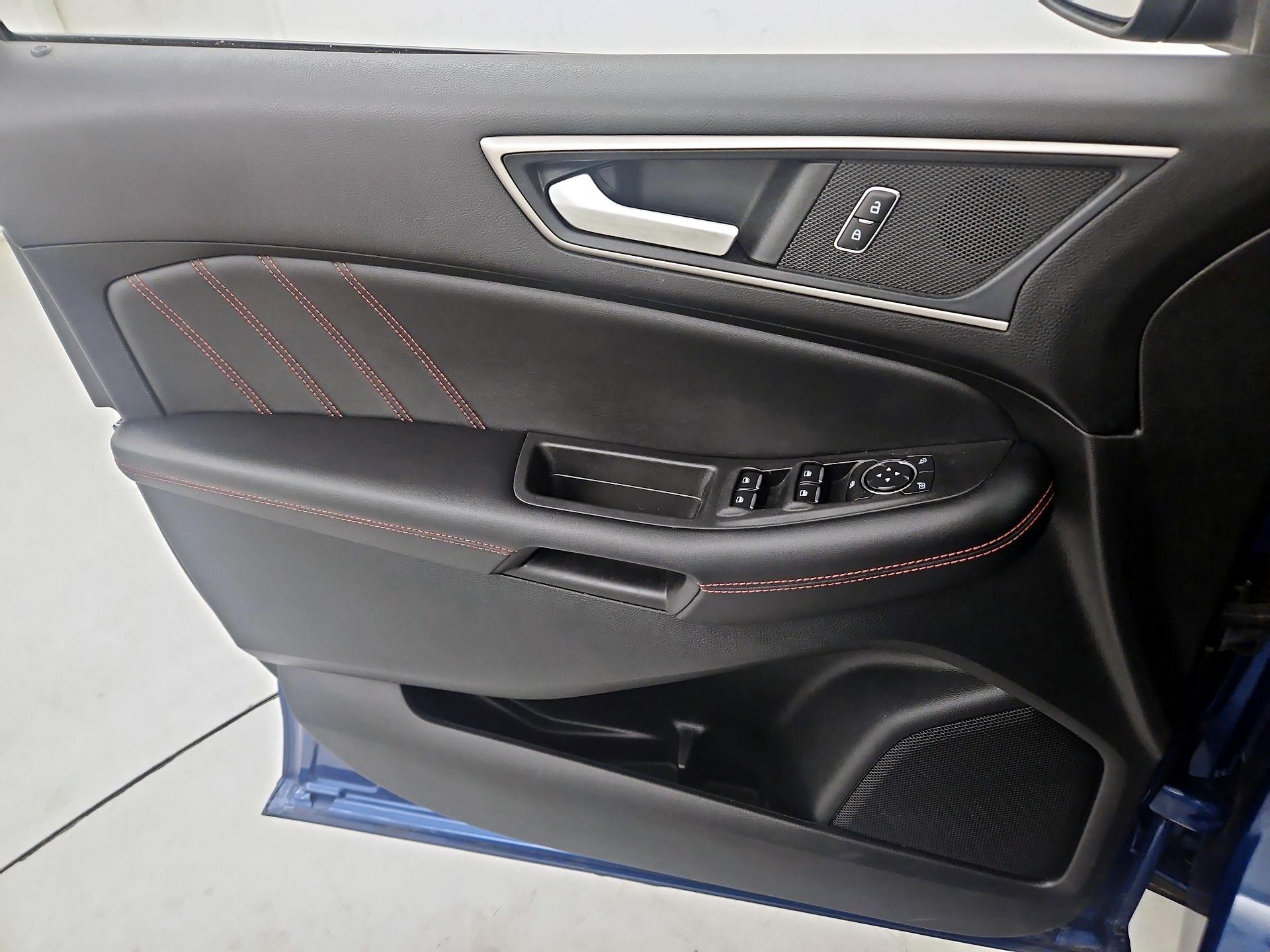 Thumbnail: 2022 Ford Edge - 12