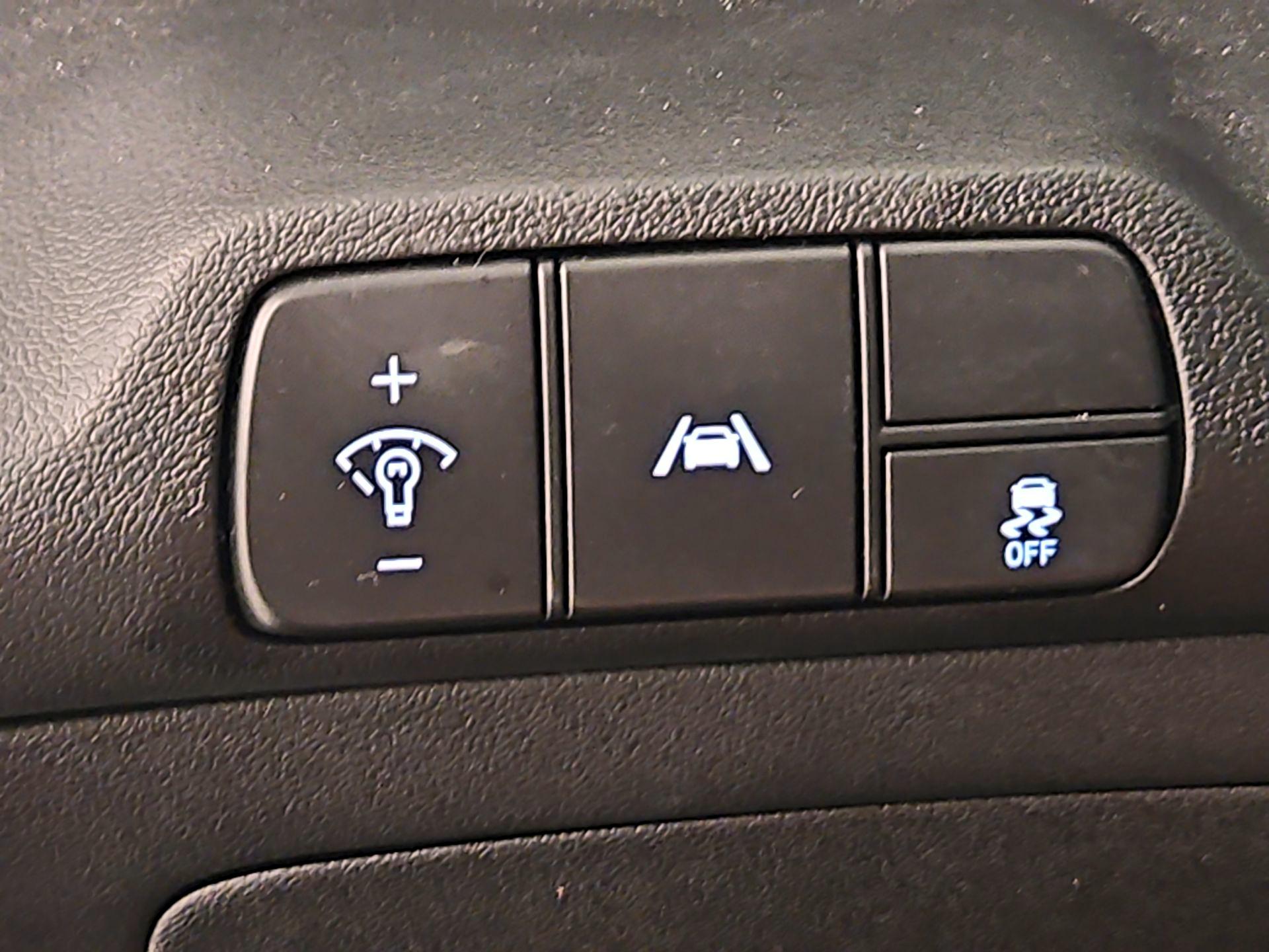 Thumbnail: 2023 Hyundai Elantra - 13