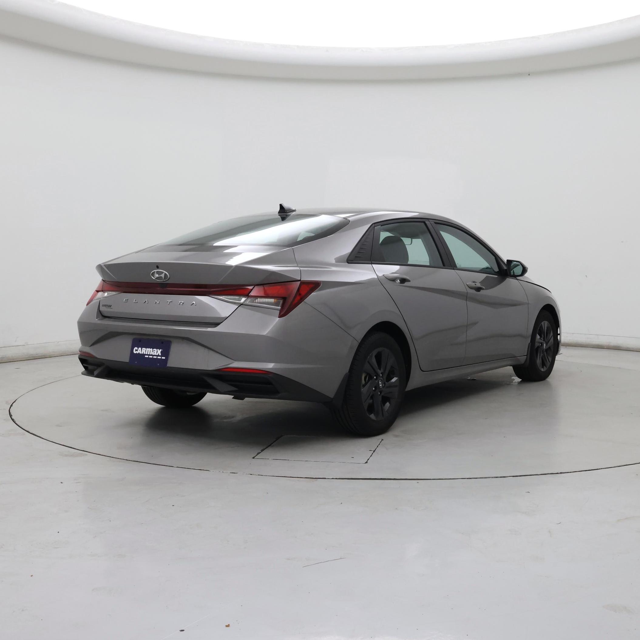 Thumbnail: 2023 Hyundai Elantra - 8