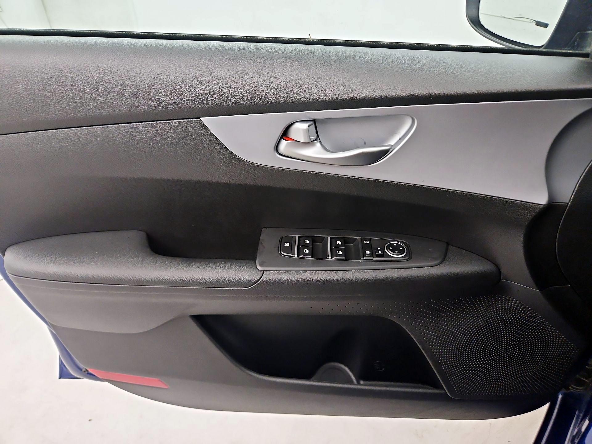 Thumbnail: 2023 Kia Forte - 12