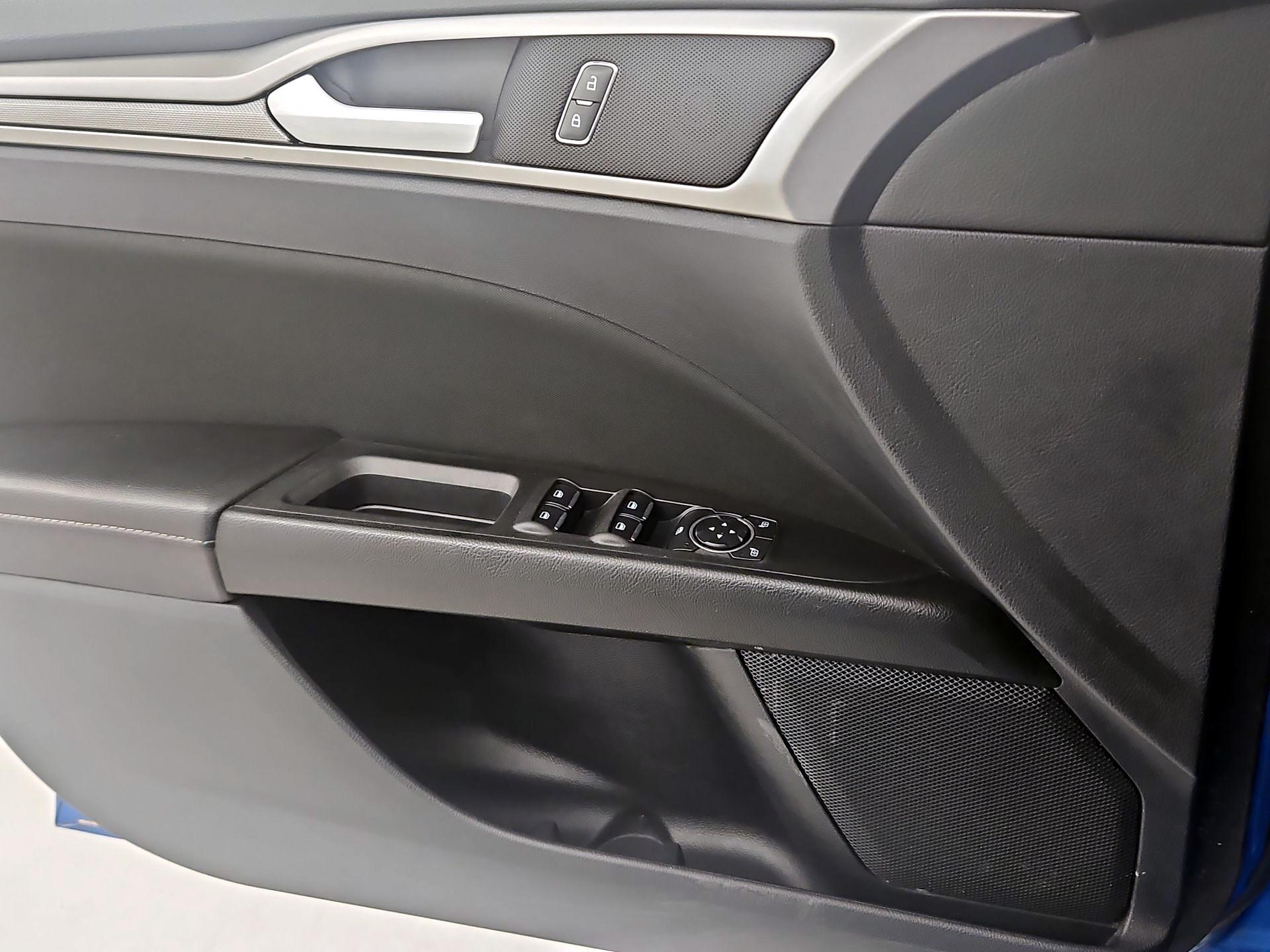 Thumbnail: 2020 Ford Fusion - 12