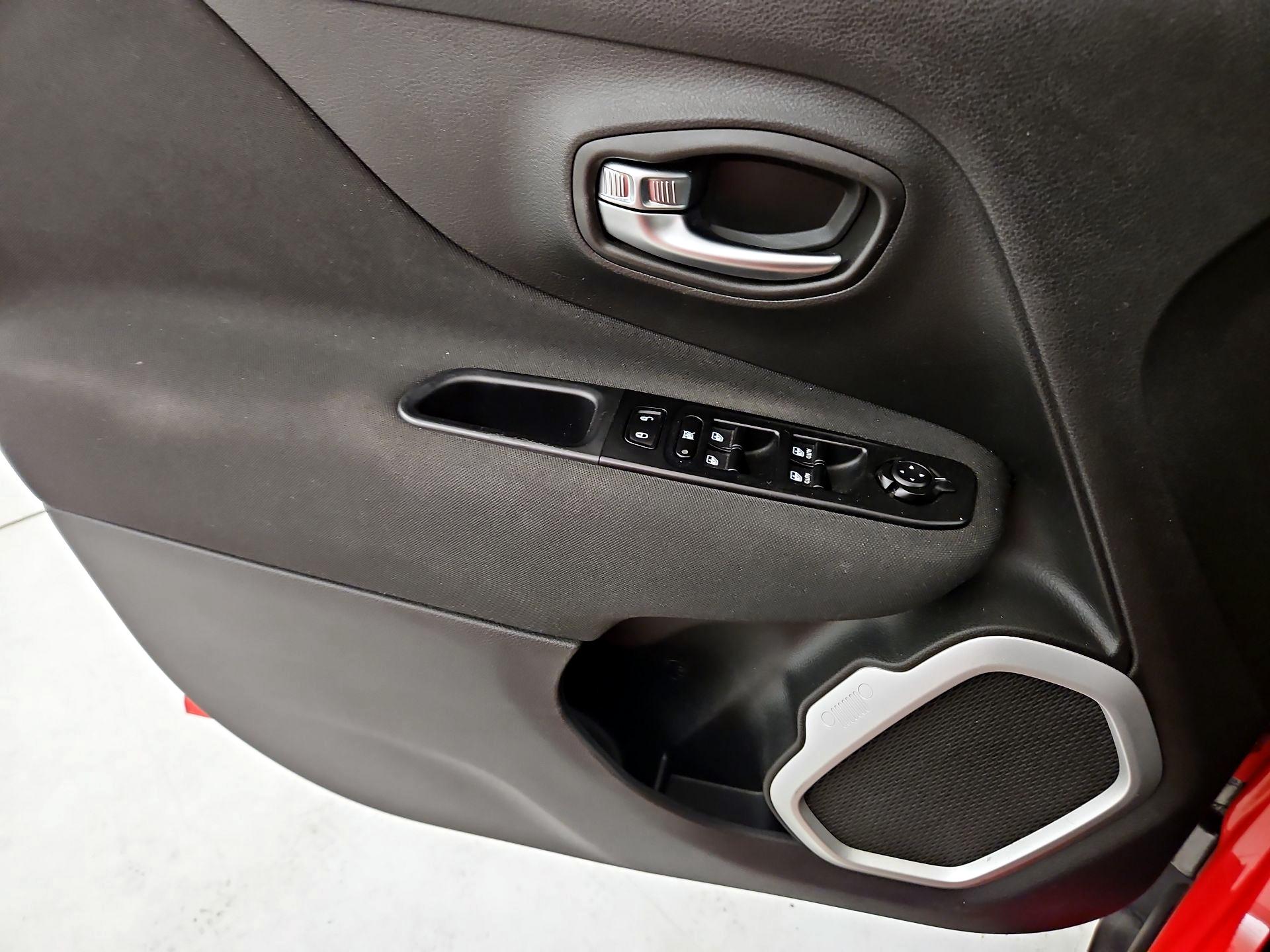 Thumbnail: 2021 Jeep Renegade - 12