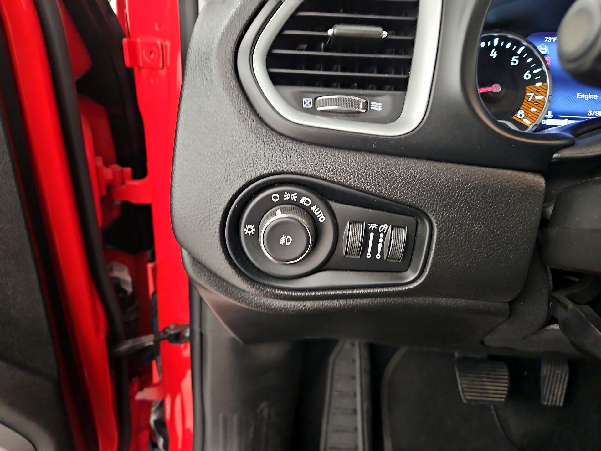 Thumbnail: 2021 Jeep Renegade - 13