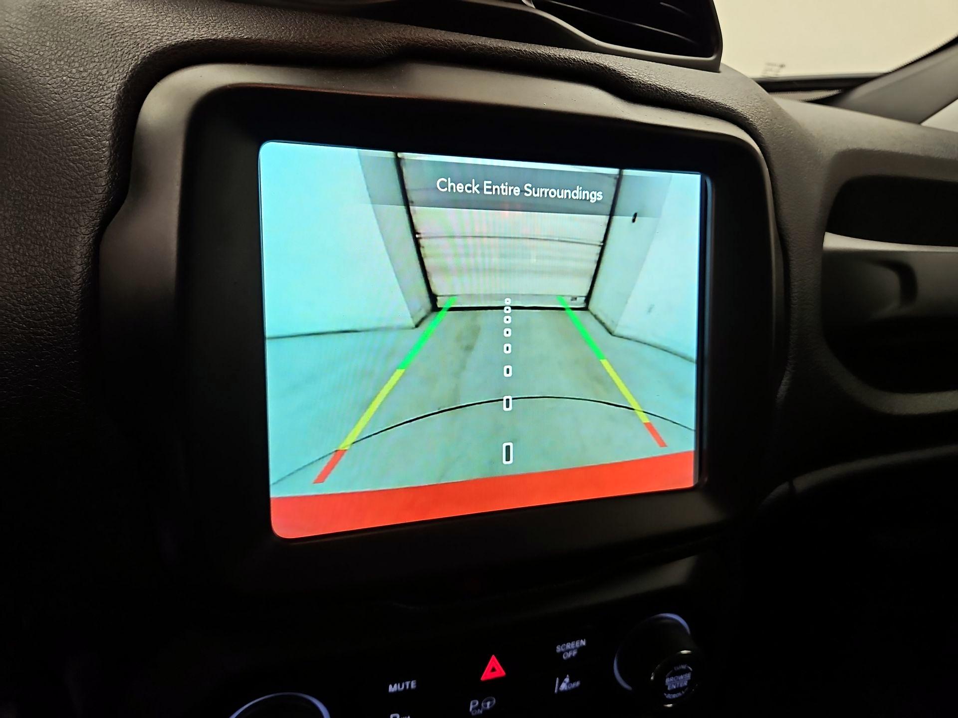 Thumbnail: 2021 Jeep Renegade - 15