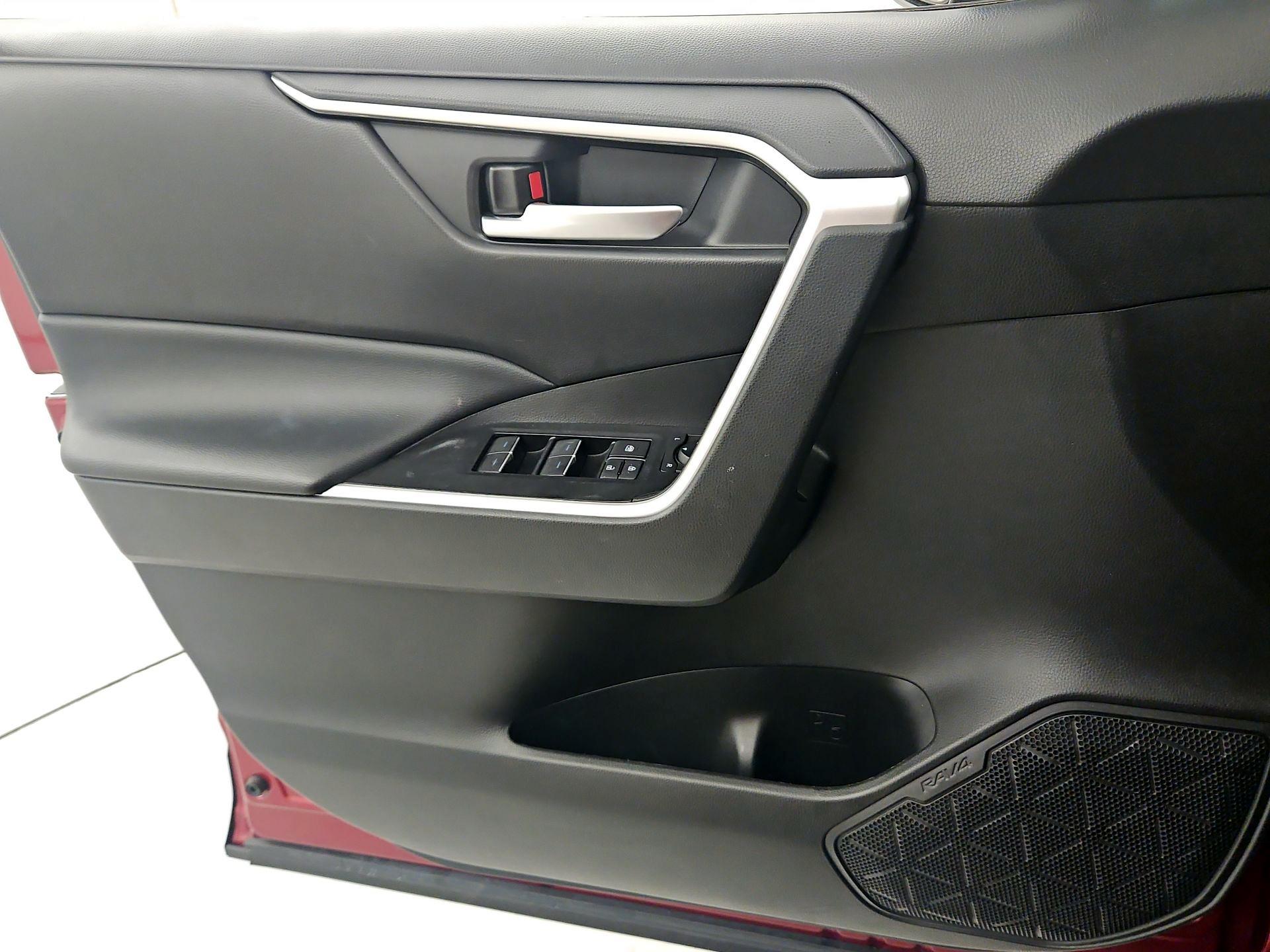 Thumbnail: 2023 Toyota RAV4 - 12