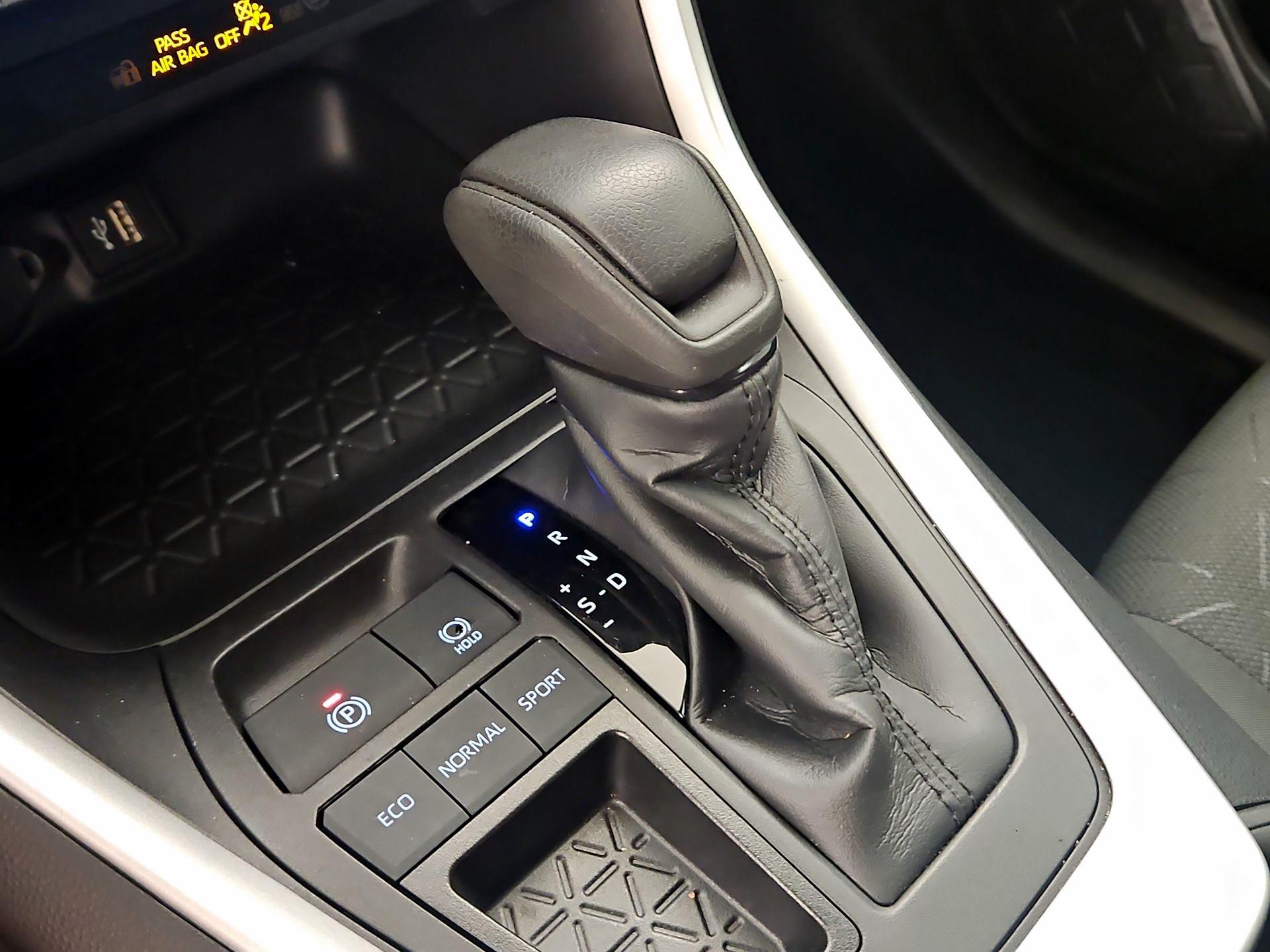 Thumbnail: 2023 Toyota RAV4 - 17