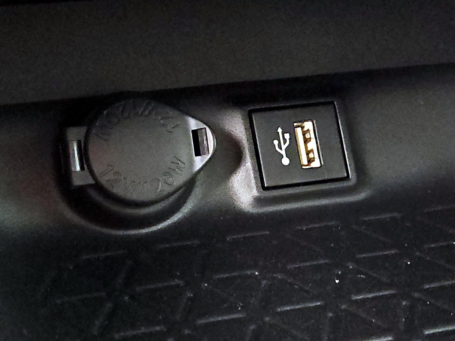 Thumbnail: 2023 Toyota RAV4 - 18