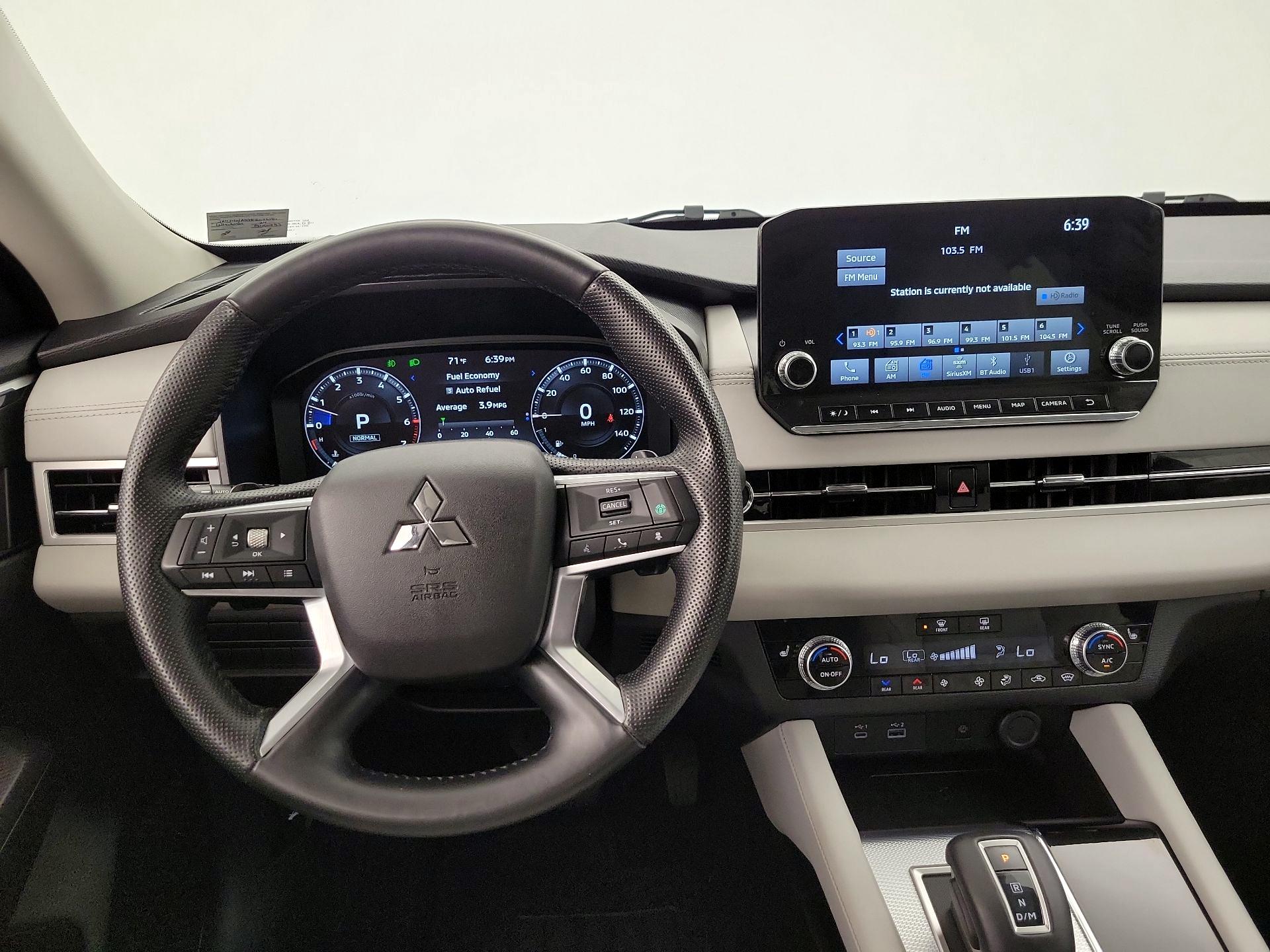 Thumbnail: 2024 Mitsubishi Outlander - 10