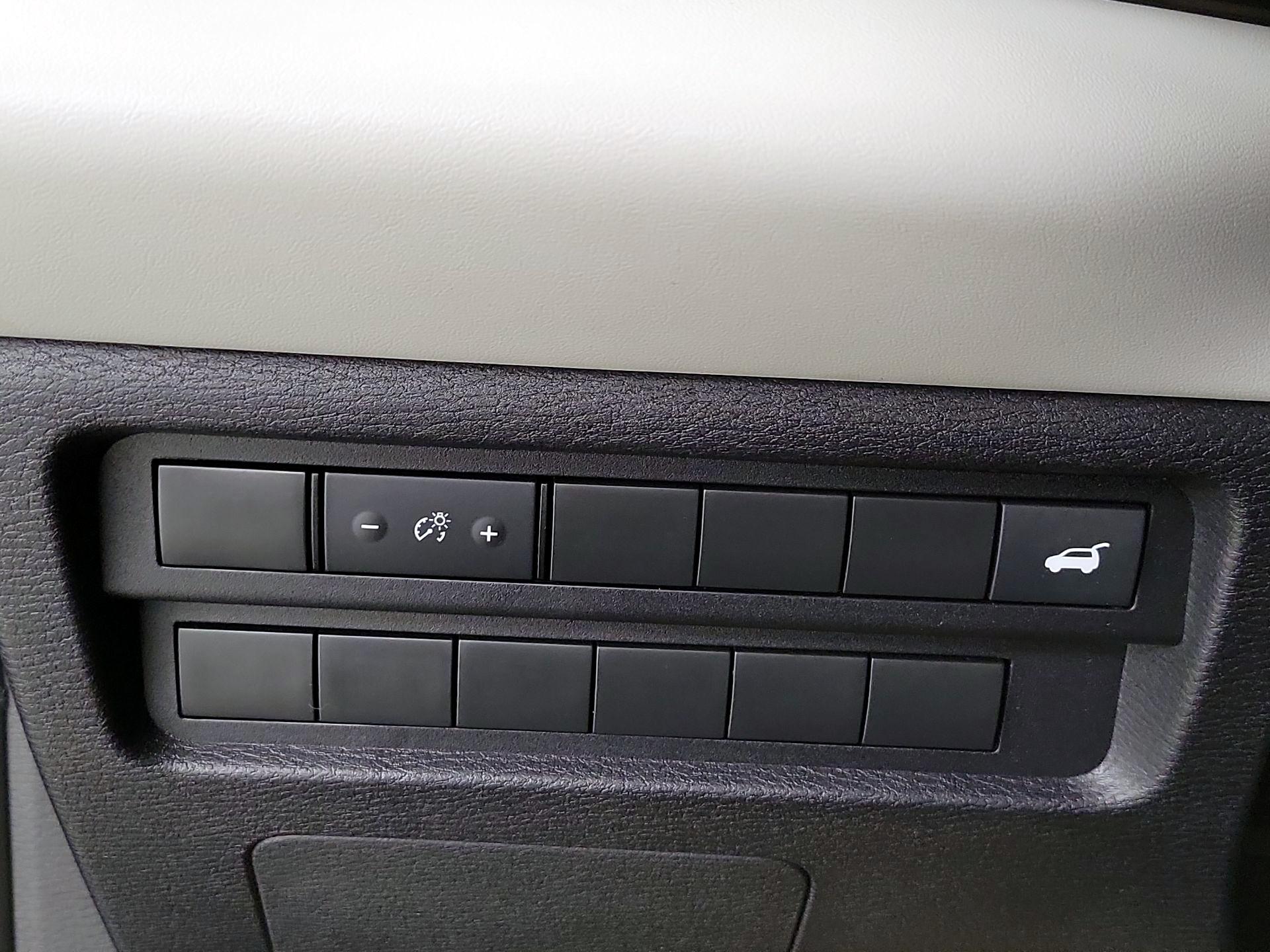 Thumbnail: 2024 Mitsubishi Outlander - 13