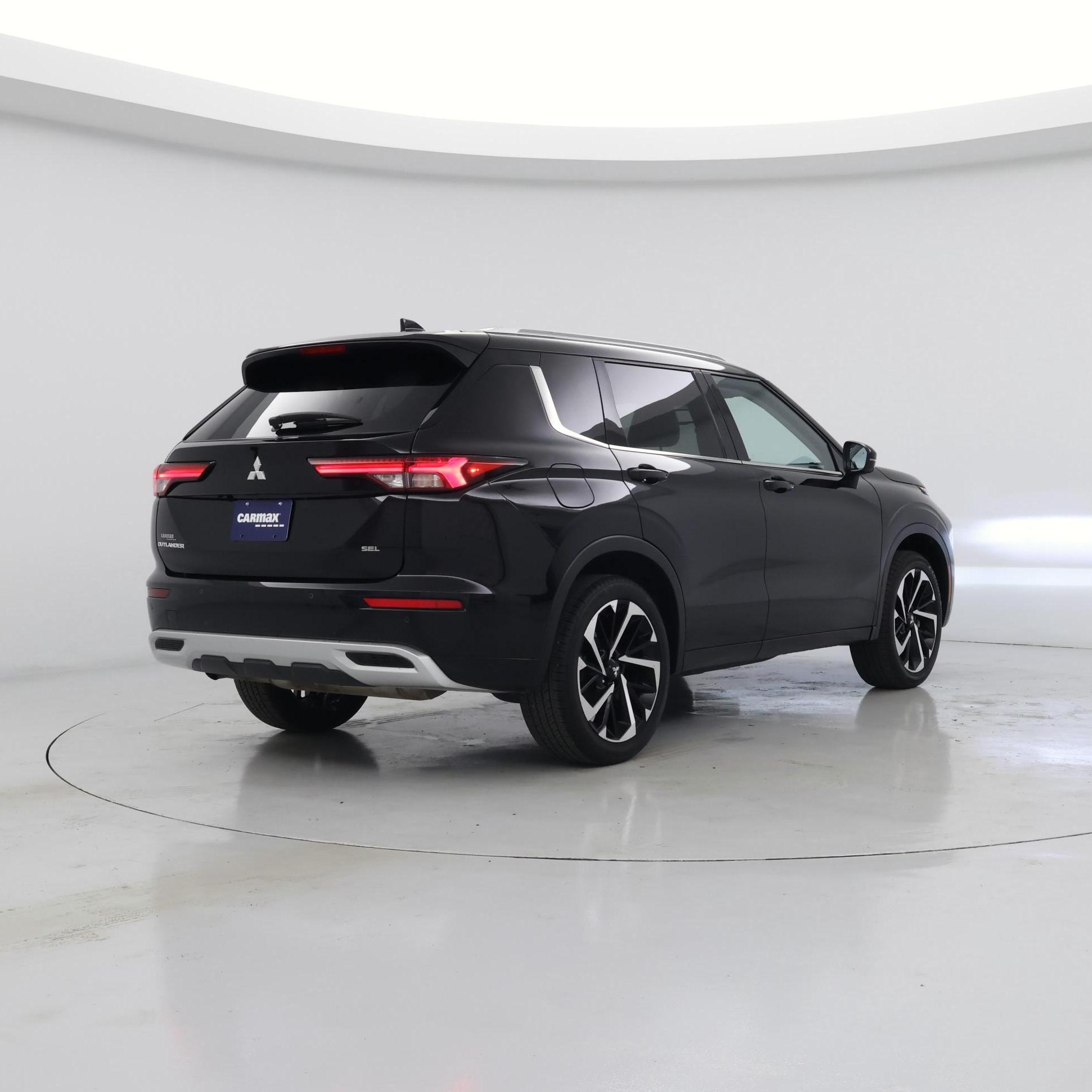 Thumbnail: 2024 Mitsubishi Outlander - 8
