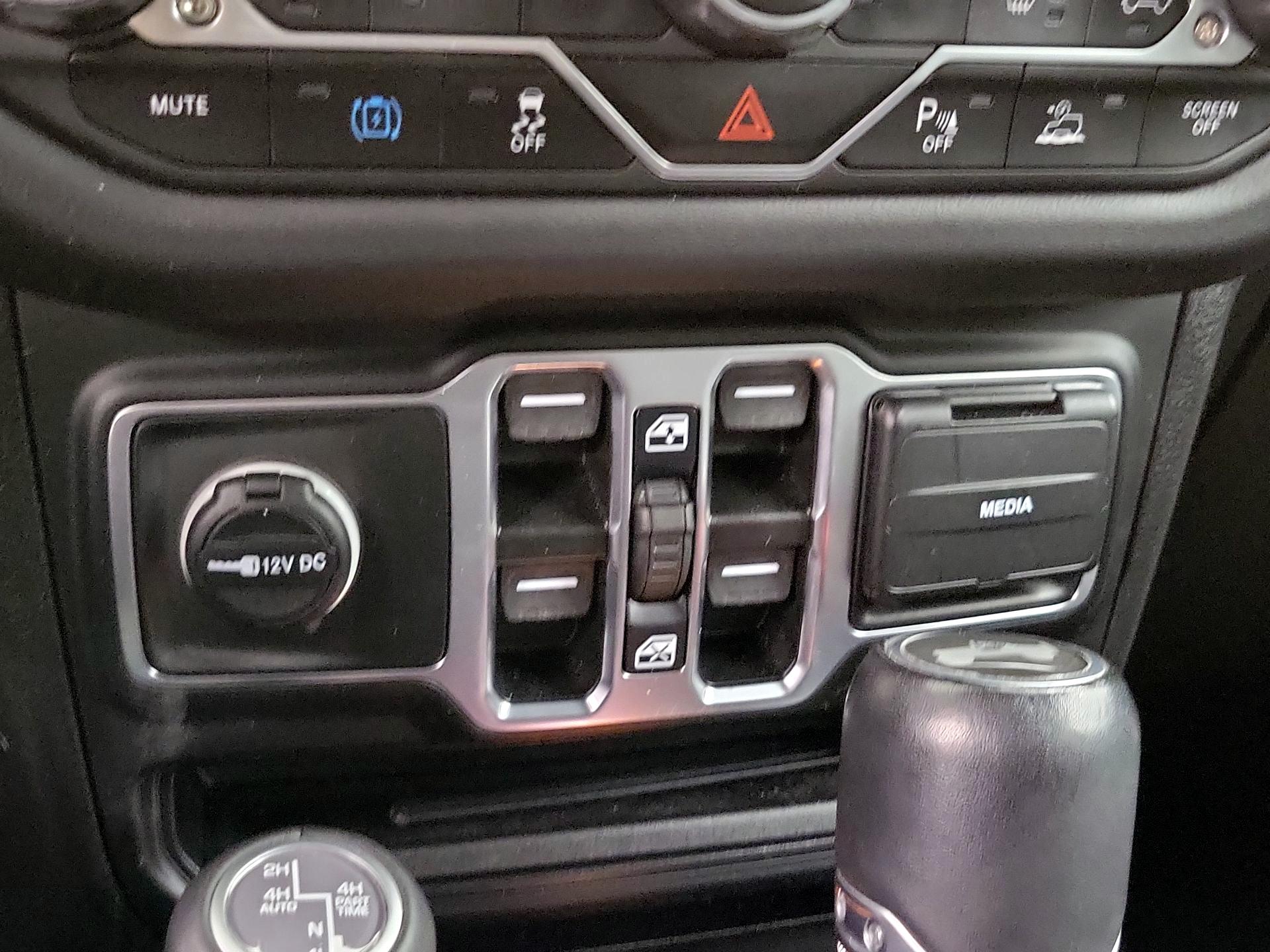 Thumbnail: 2024 Jeep Wrangler - 19