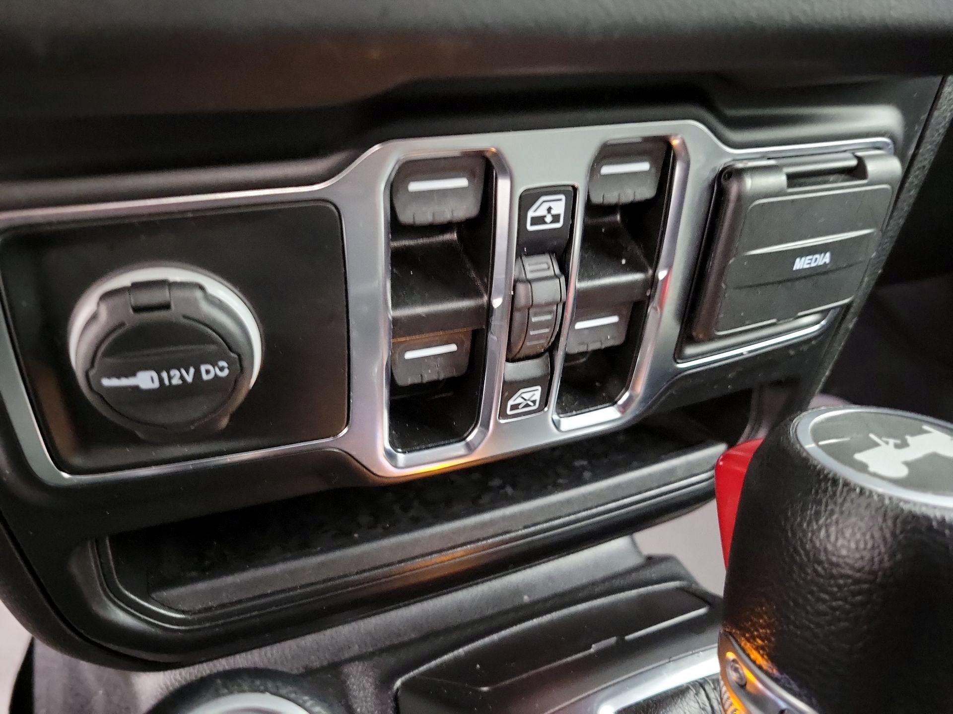 Thumbnail: 2024 Jeep Wrangler - 18