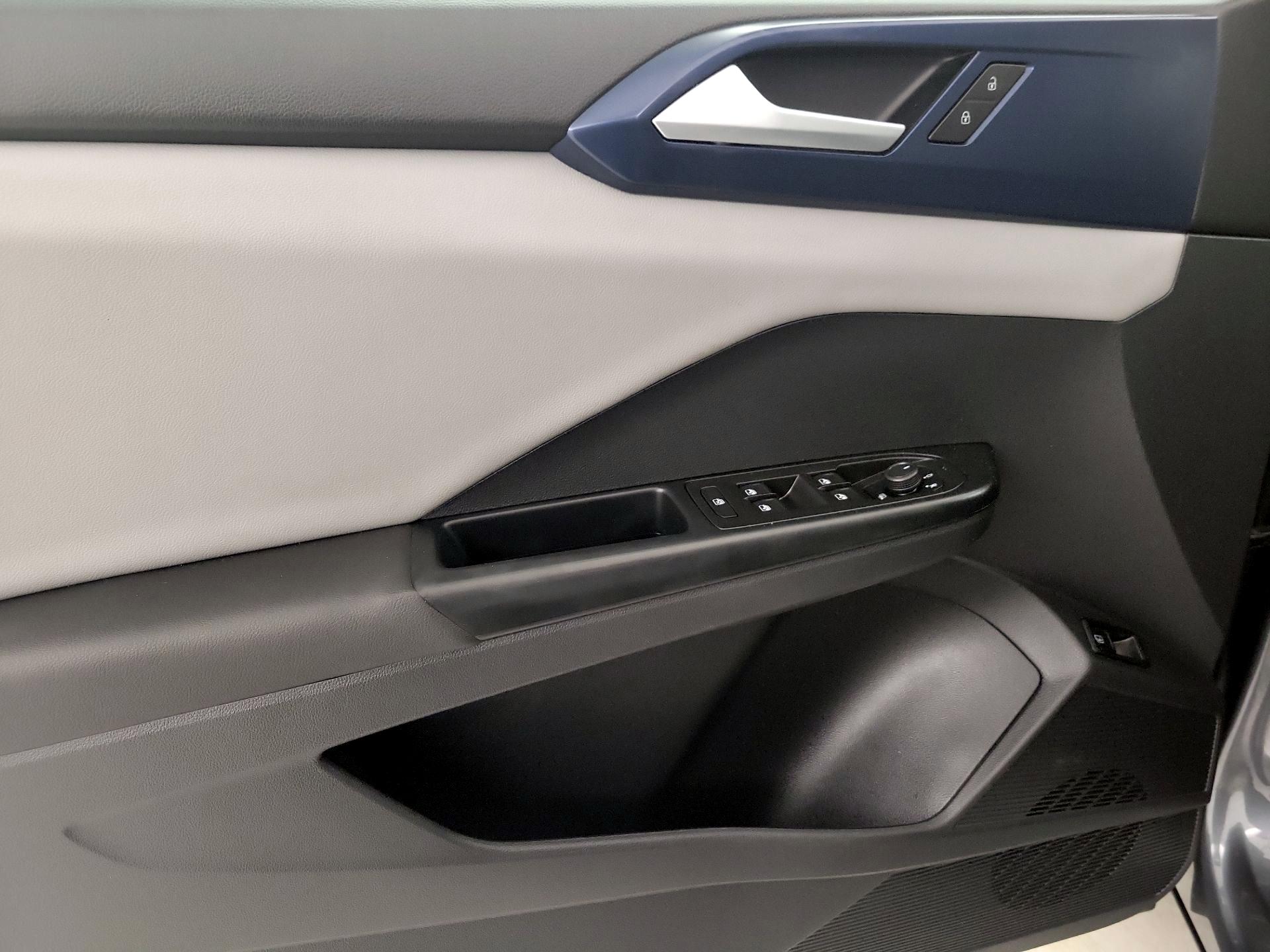 Thumbnail: 2022 Volkswagen Taos - 12