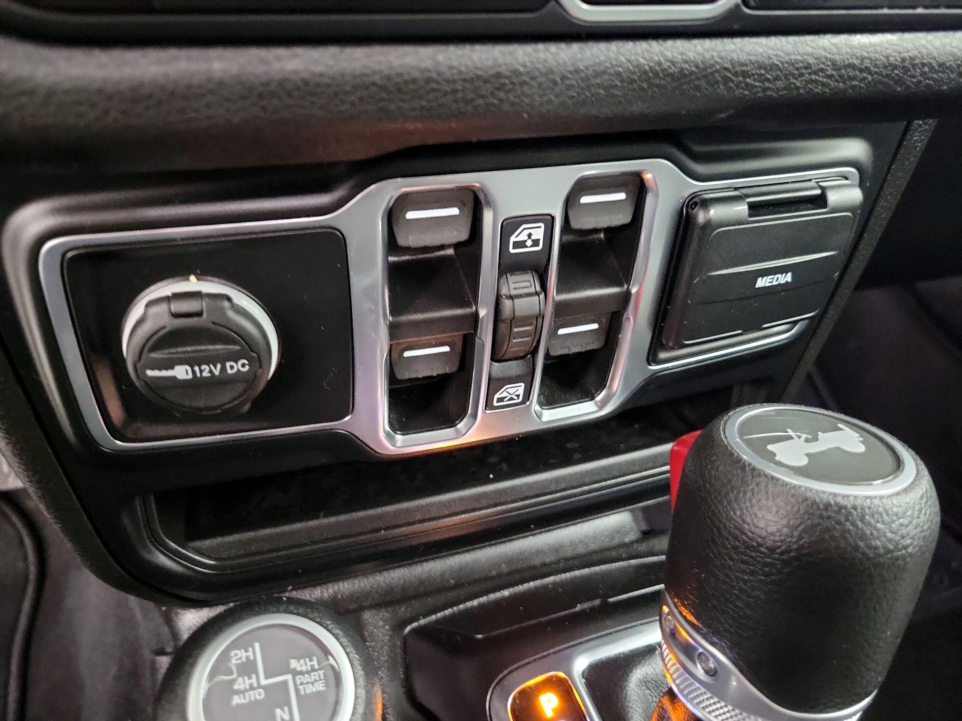 Thumbnail: 2024 Jeep Wrangler - 18
