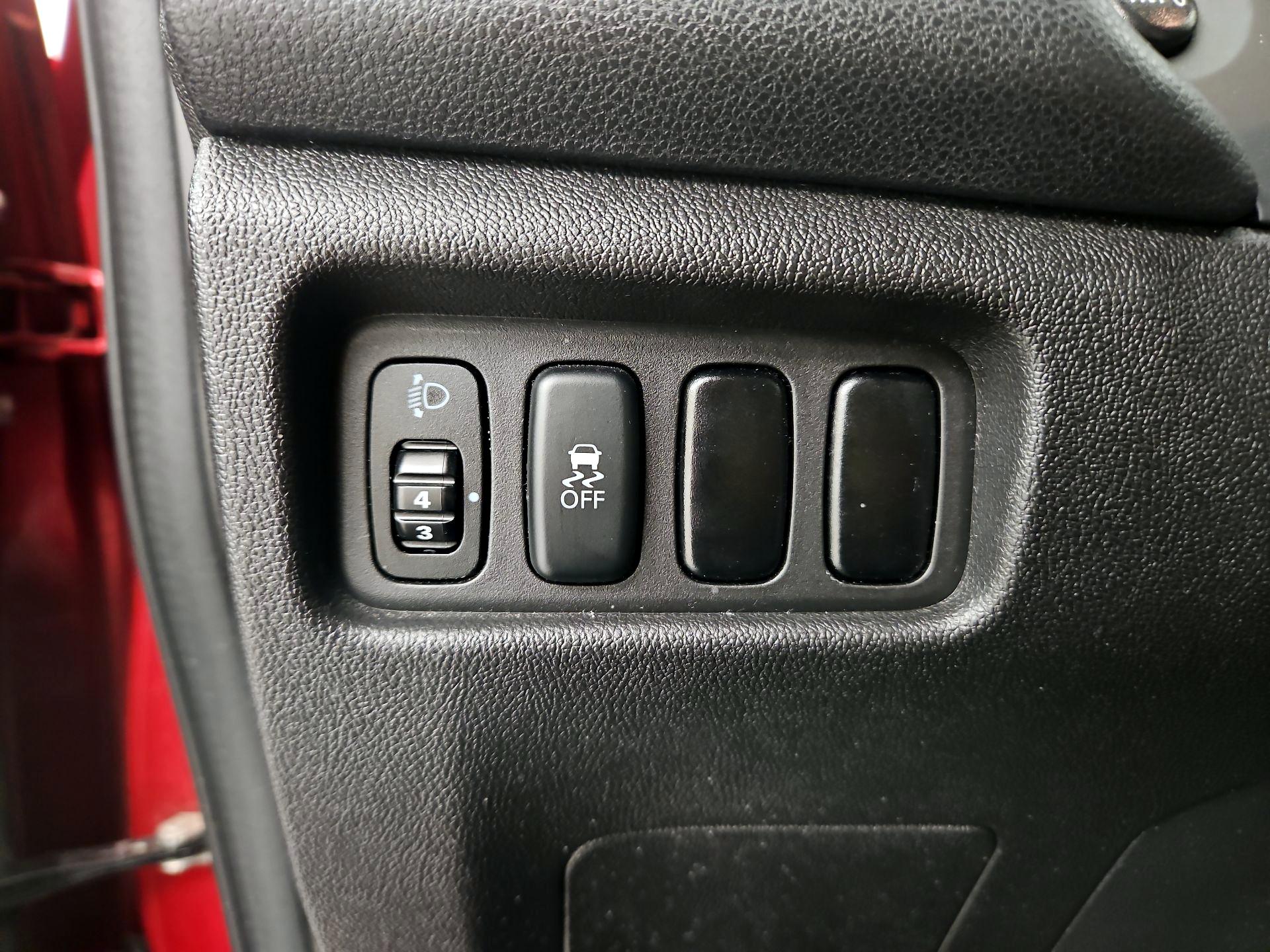 Thumbnail: 2015 Mitsubishi Outlander Sport - 13