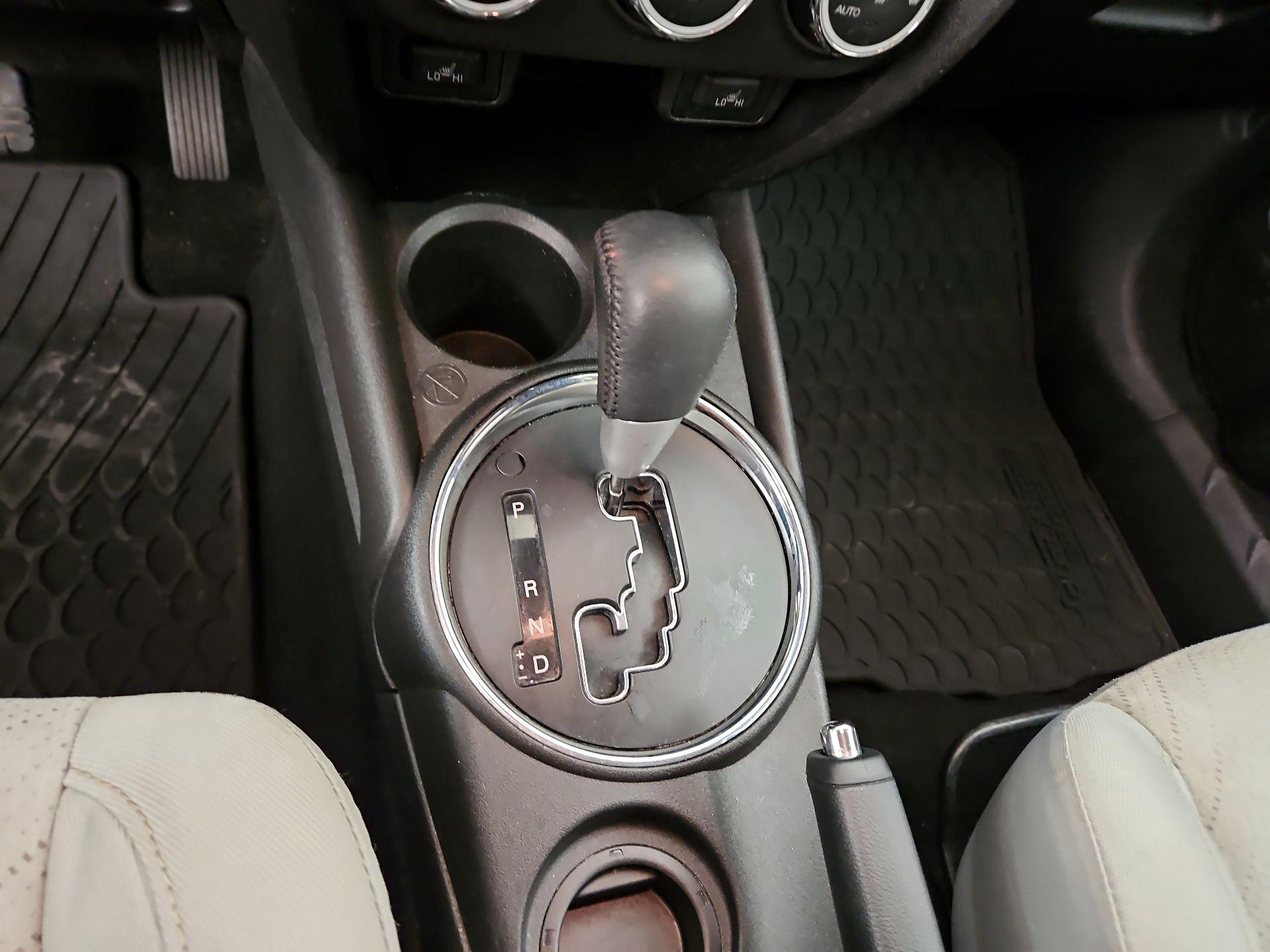 Thumbnail: 2015 Mitsubishi Outlander Sport - 17