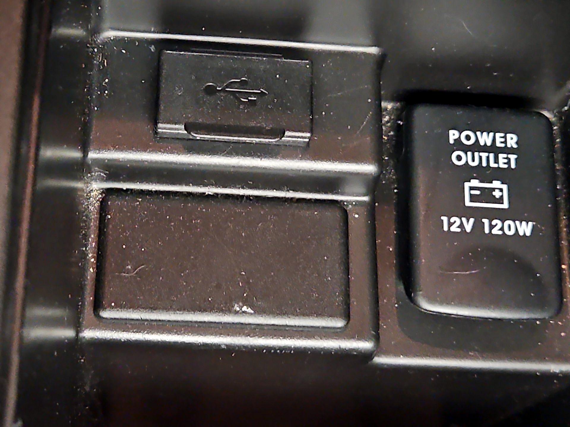 Thumbnail: 2015 Mitsubishi Outlander Sport - 18