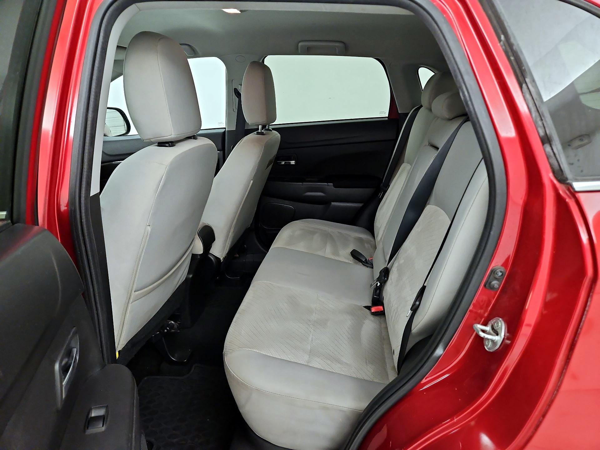 Thumbnail: 2015 Mitsubishi Outlander Sport - 19