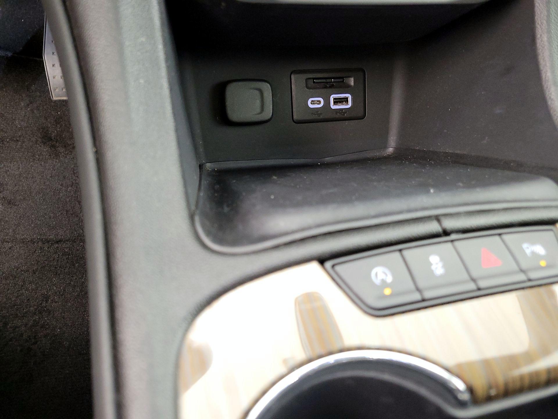 Thumbnail: 2022 GMC Acadia - 19