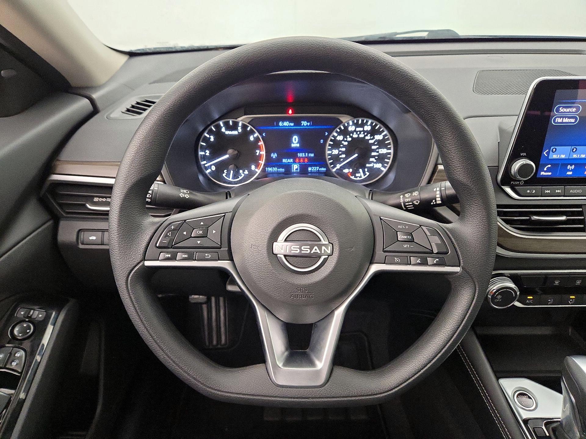 Thumbnail: 2023 Nissan Altima - 10