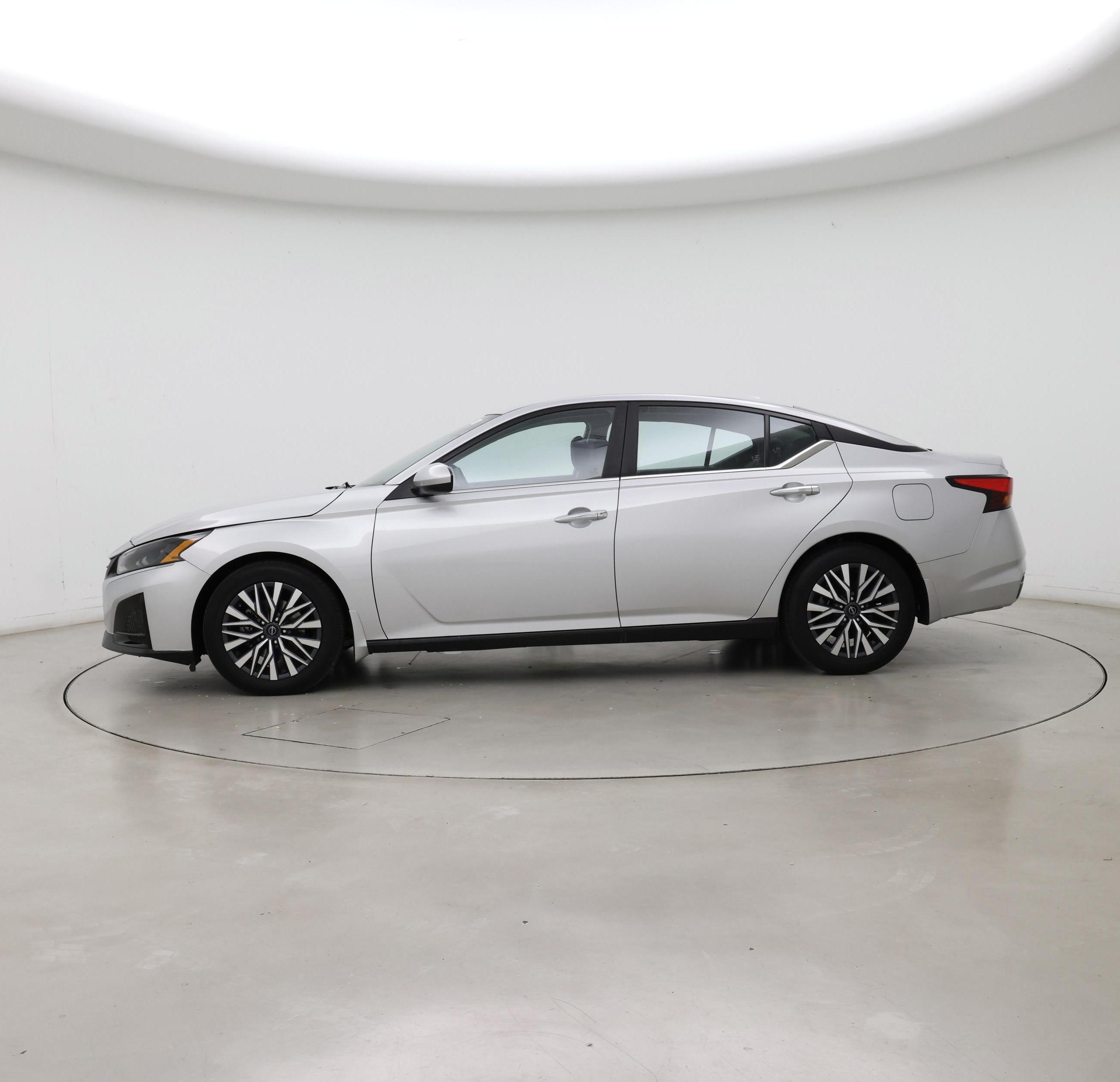 Thumbnail: 2023 Nissan Altima - 3