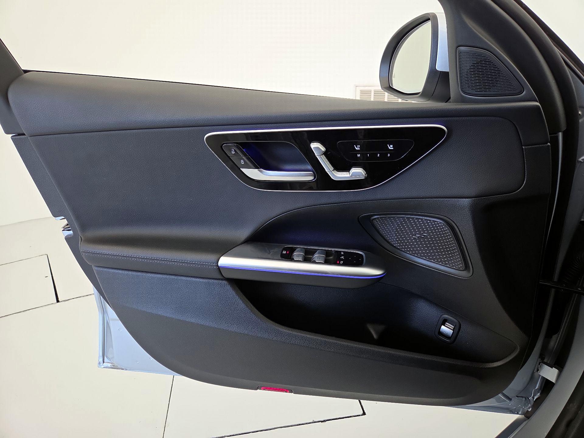 Thumbnail: 2022 Mercedes-Benz C-Class - 12