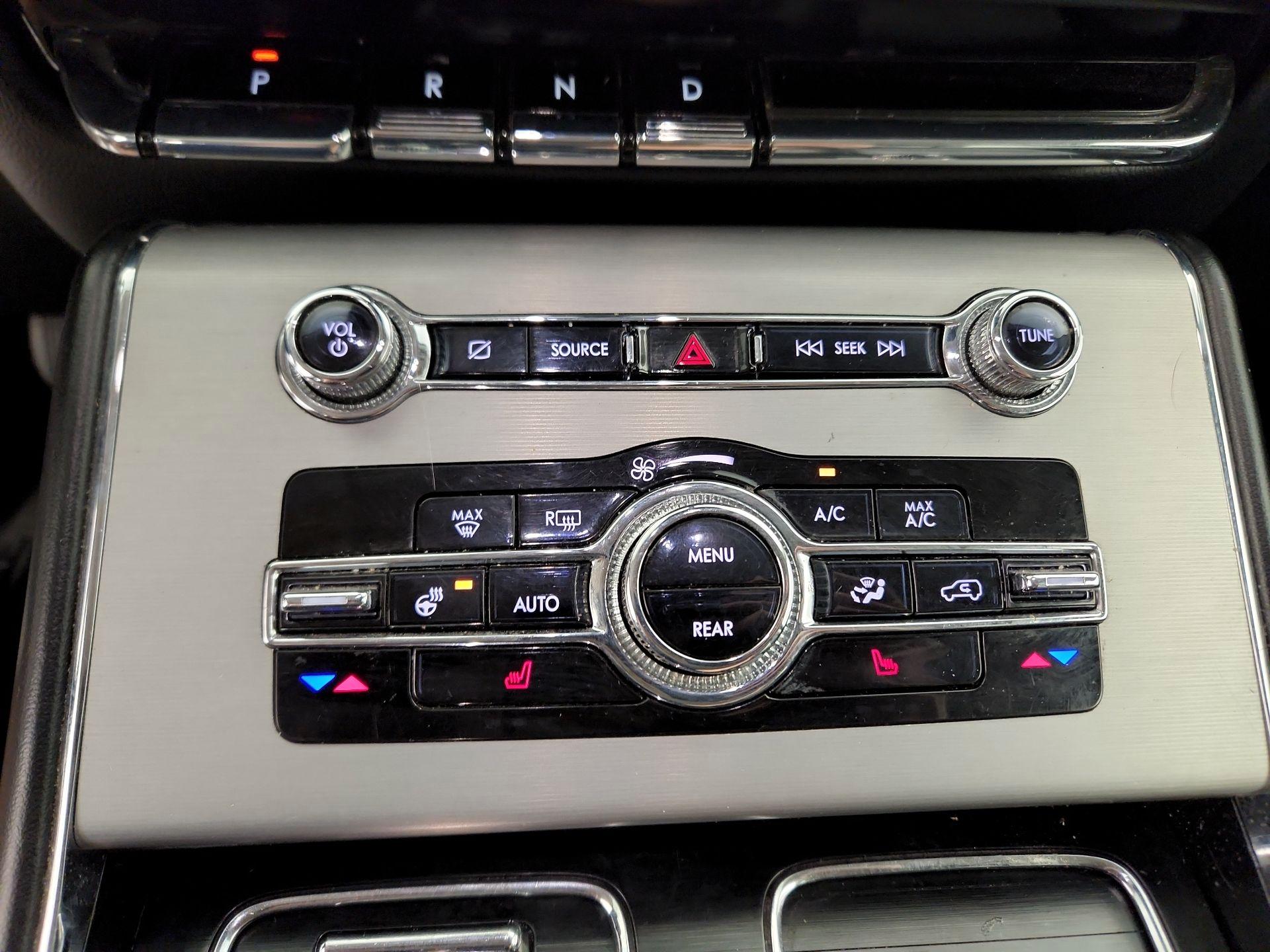 Thumbnail: 2021 Lincoln Aviator - 16