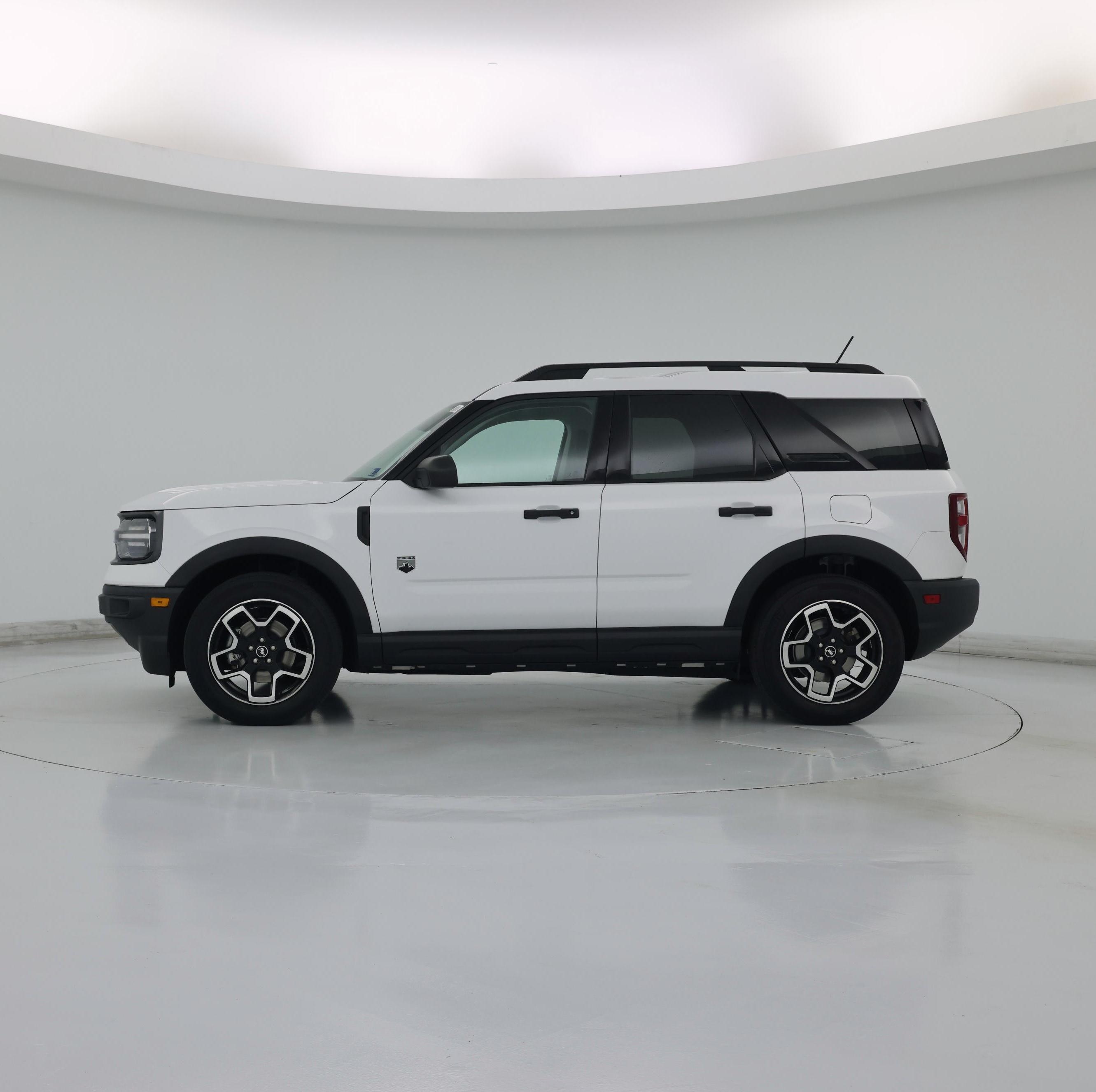 Thumbnail: 2021 Ford Bronco Sport - 3