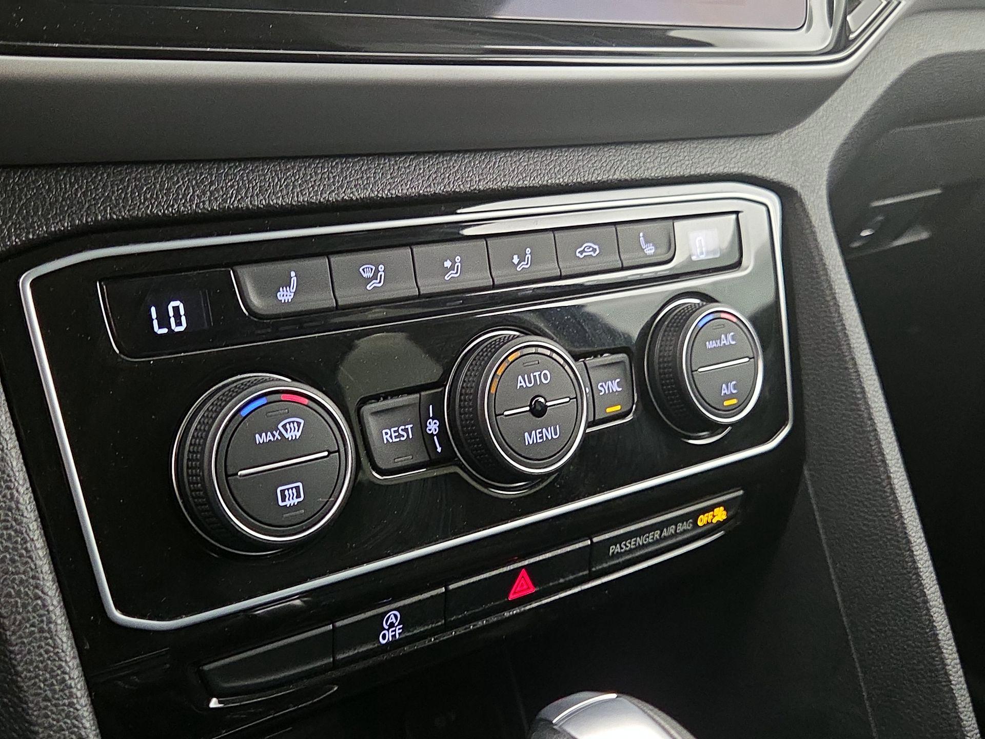 Thumbnail: 2022 Volkswagen Atlas - 16