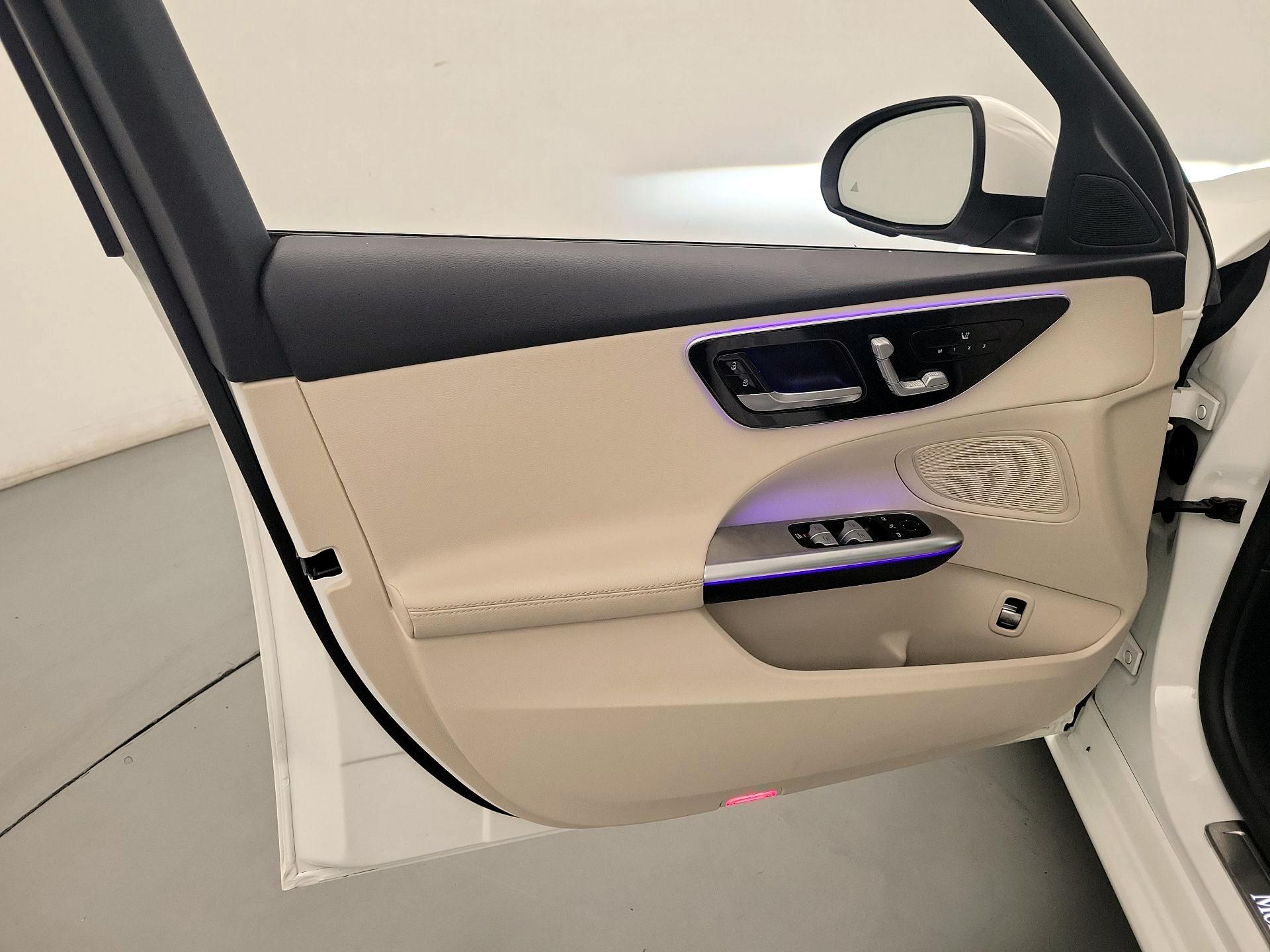 Thumbnail: 2023 Mercedes-Benz C-Class - 12